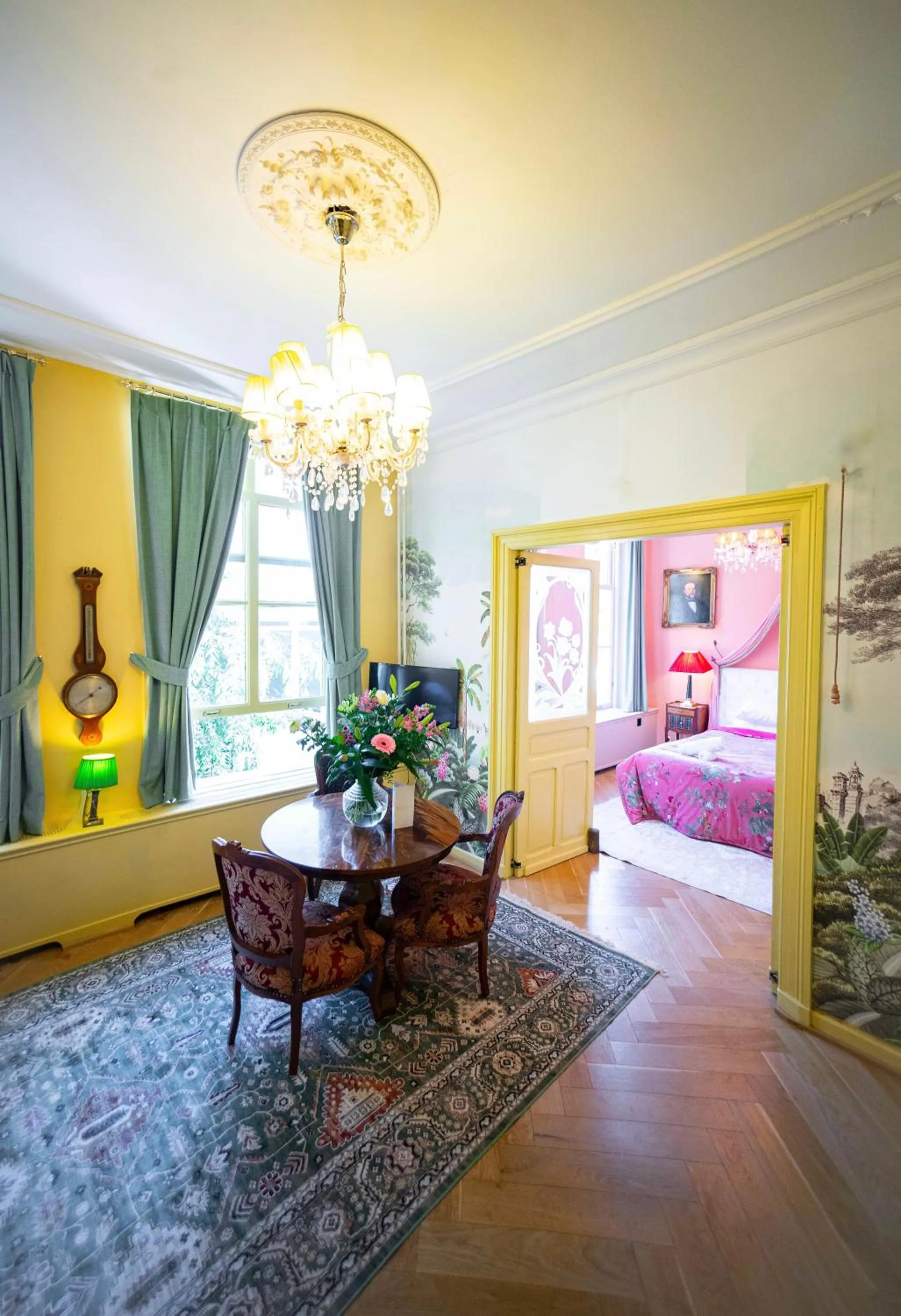 Dining area, Bed in Boutique Hotel Museumkwartier