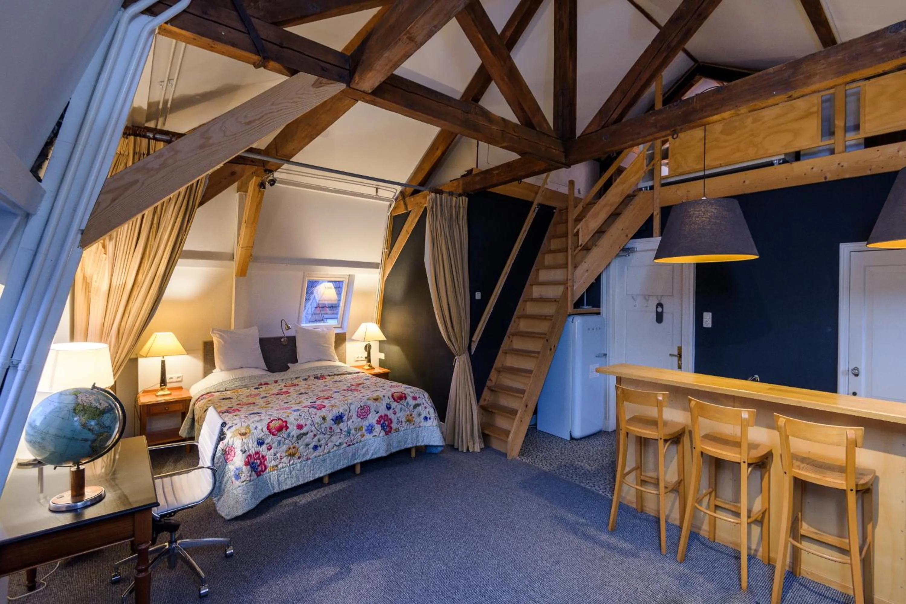 Photo of the whole room, Bed in Boutique Hotel Museumkwartier