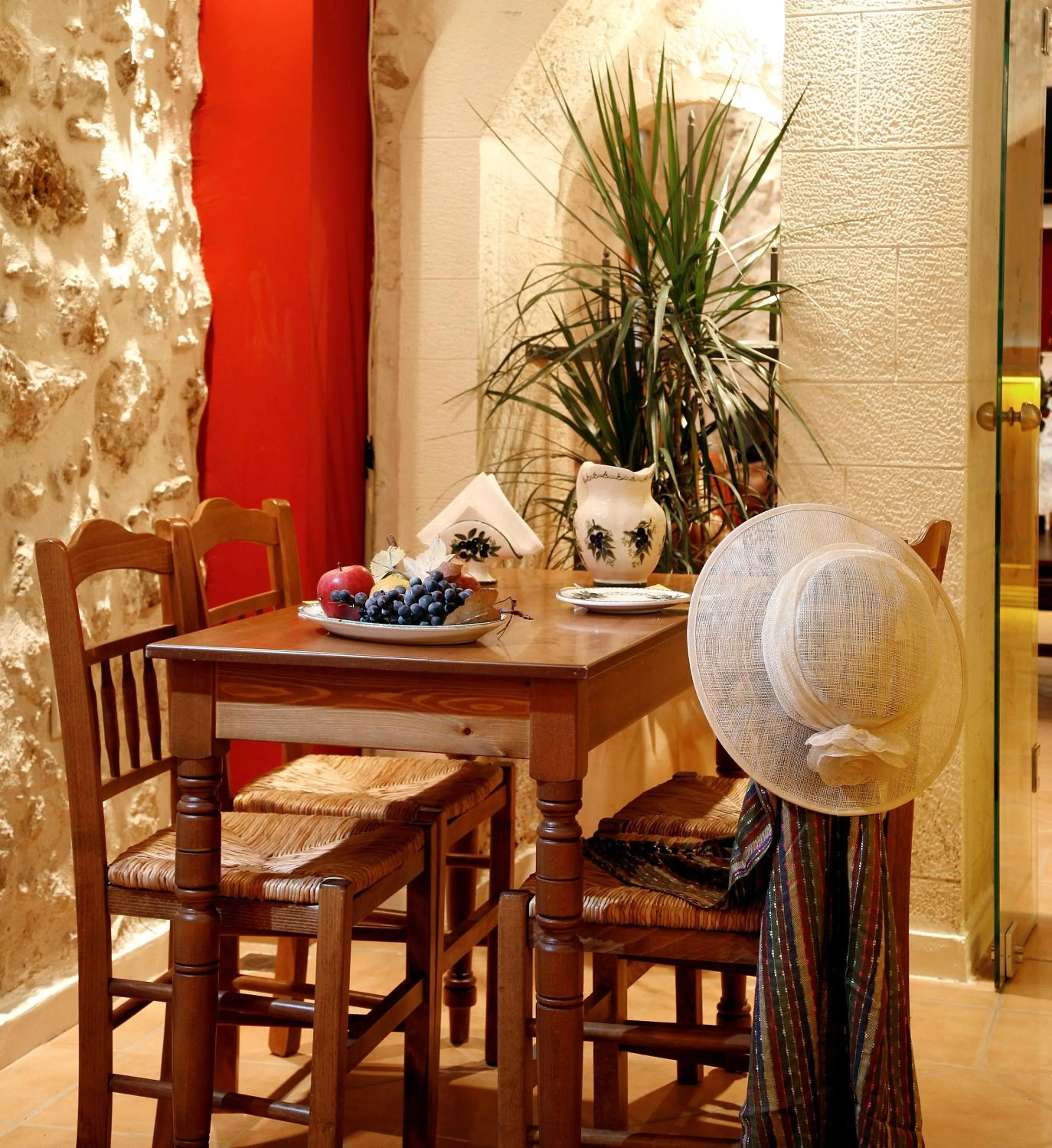 Lounge or bar in Leo Hotel