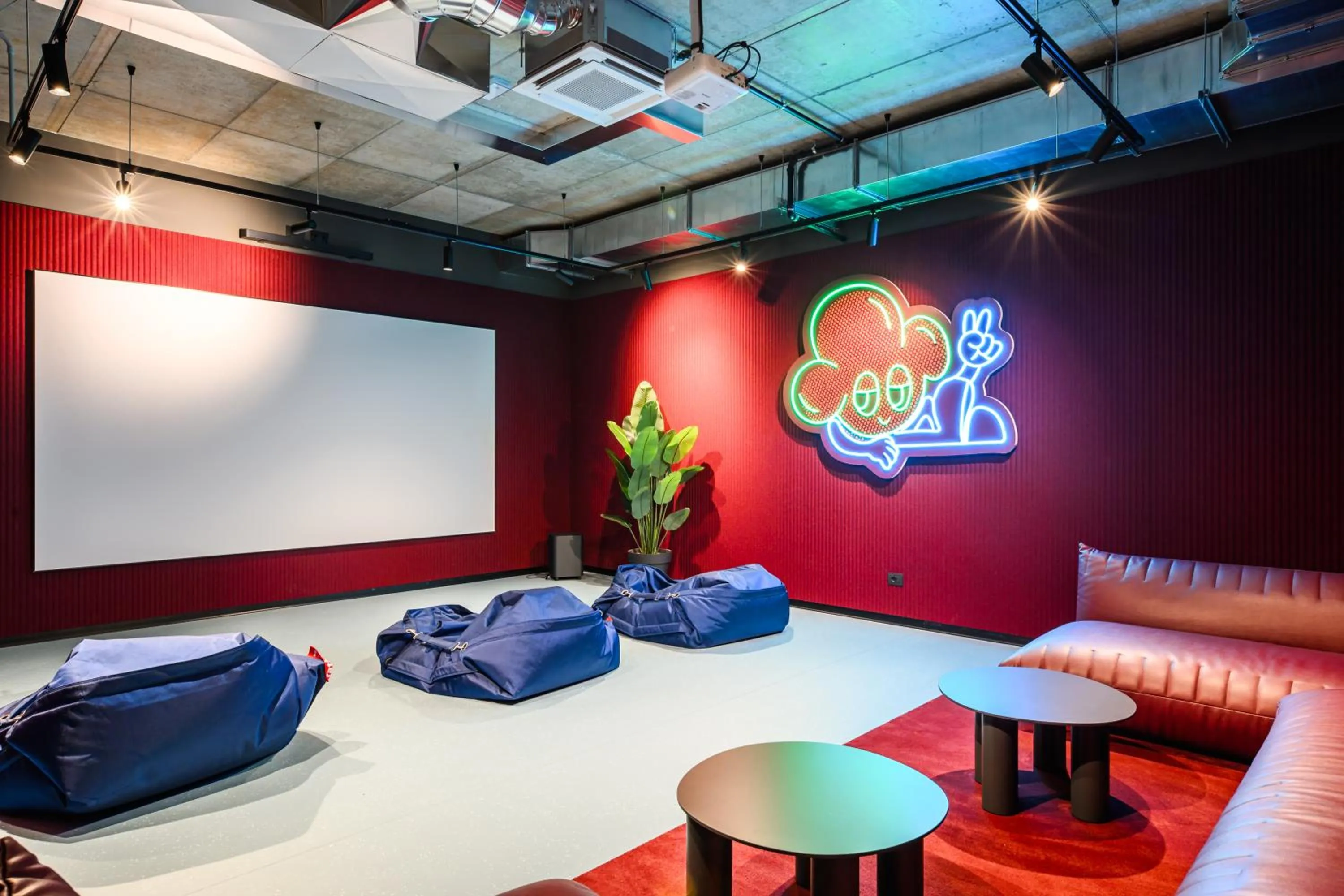 Entertainment in CX Modena Crocetta