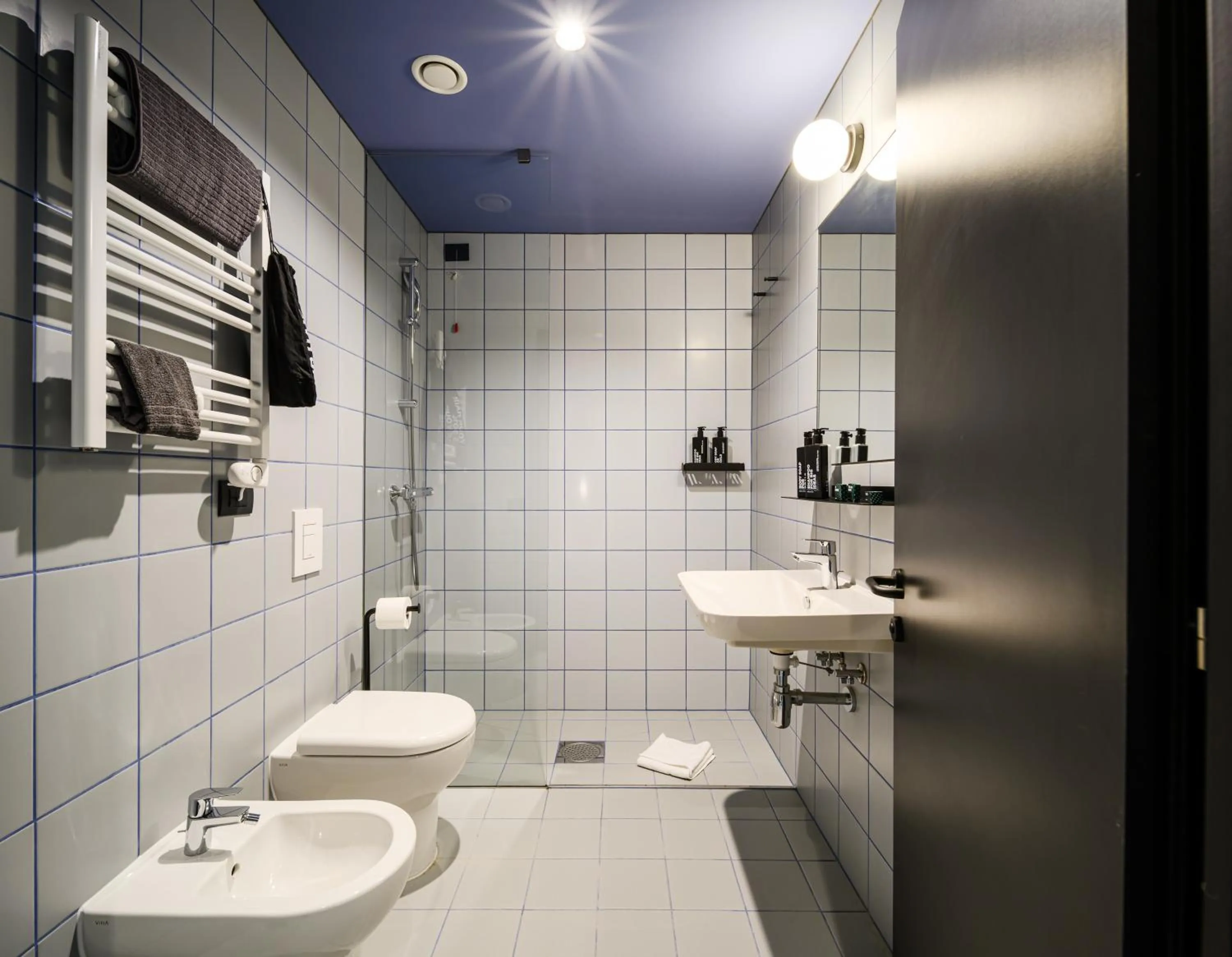 Bathroom in CX Modena Crocetta