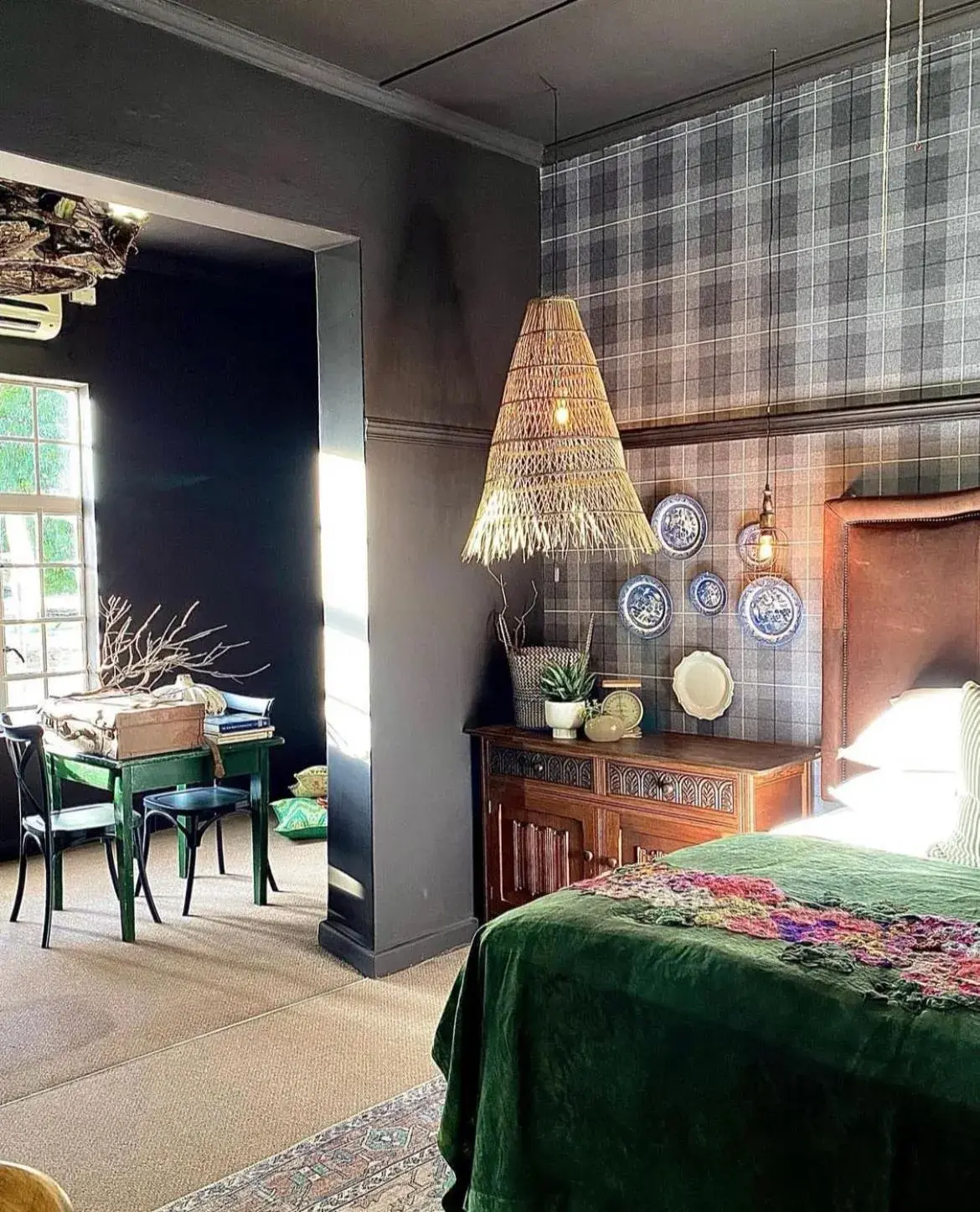 Deluxe Family Suite in The Hanover Luxury Hotel Deluxe Family Suite in The Hanover Luxury Hotel