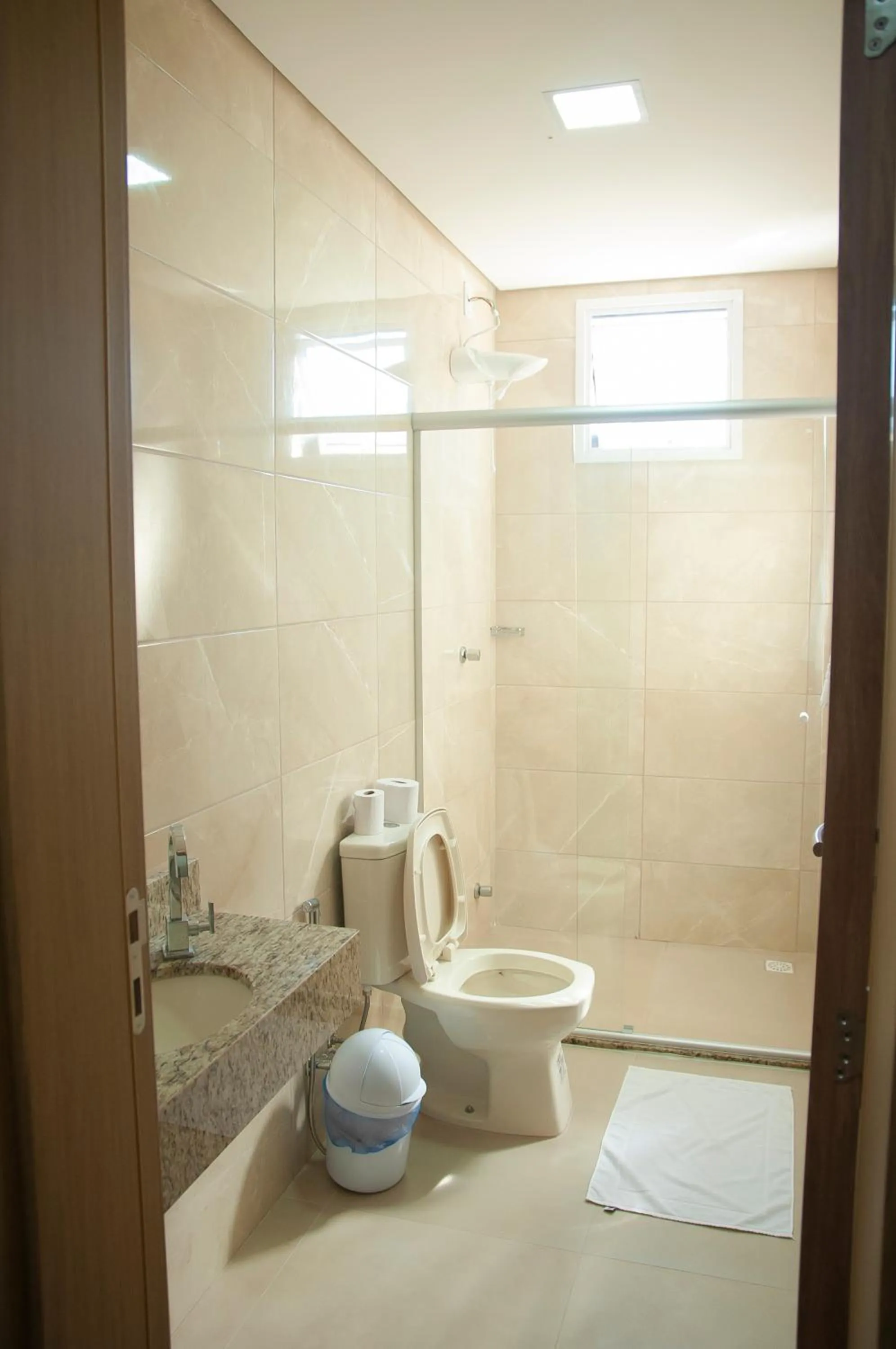 Shower in Marechal Plaza Hotel