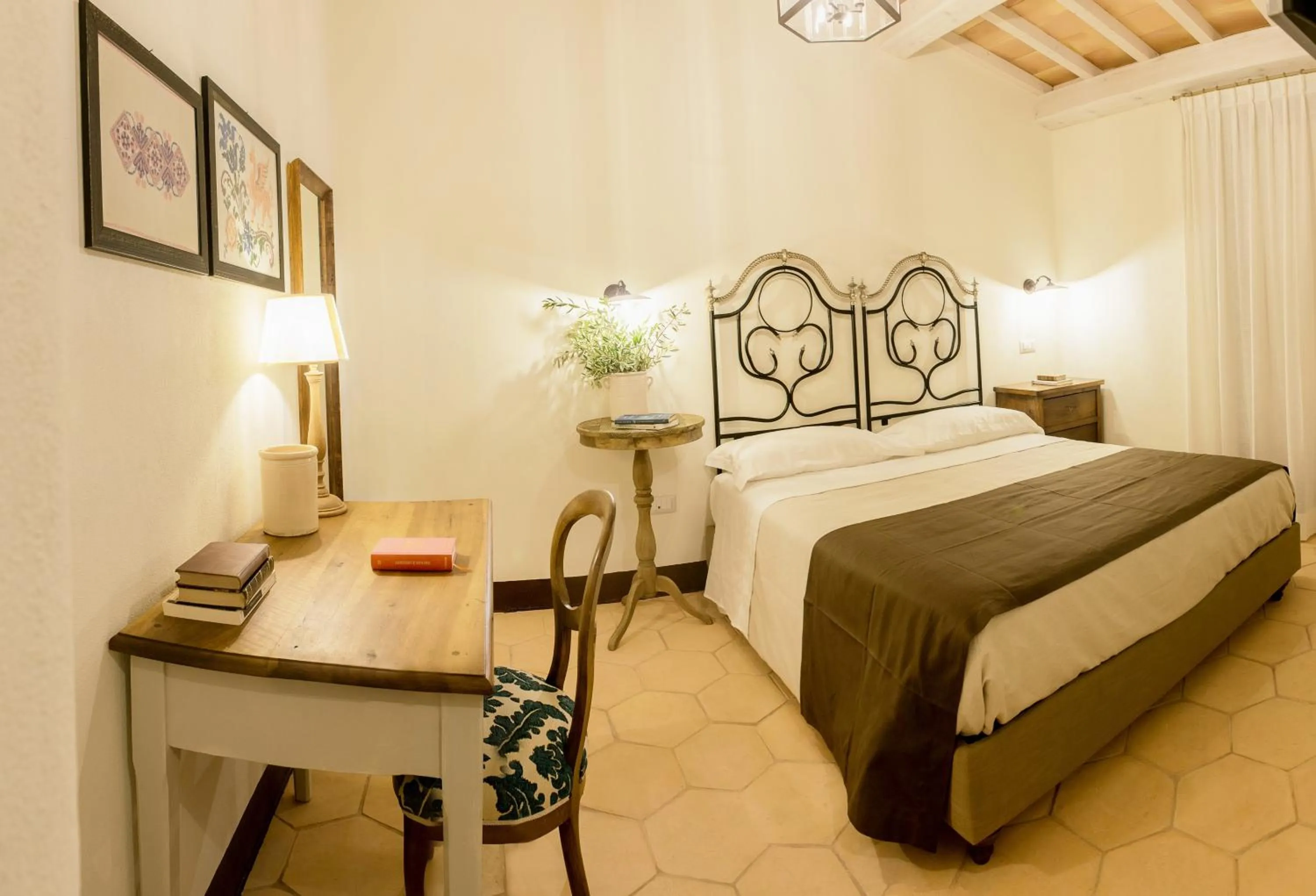 Photo of the whole room, Bed in Villa Sant'Angelo