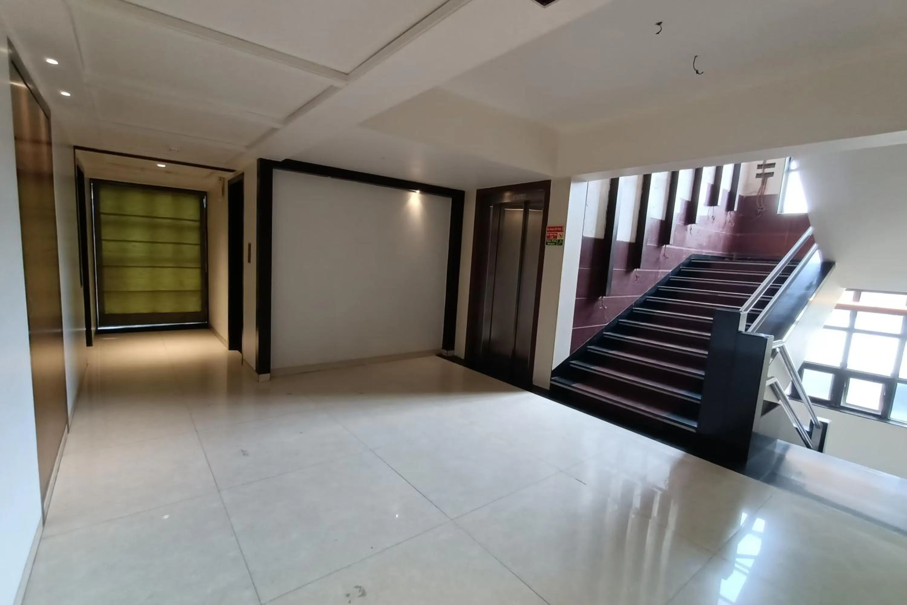 Area and facilities in Hotel Dwaraka Residency