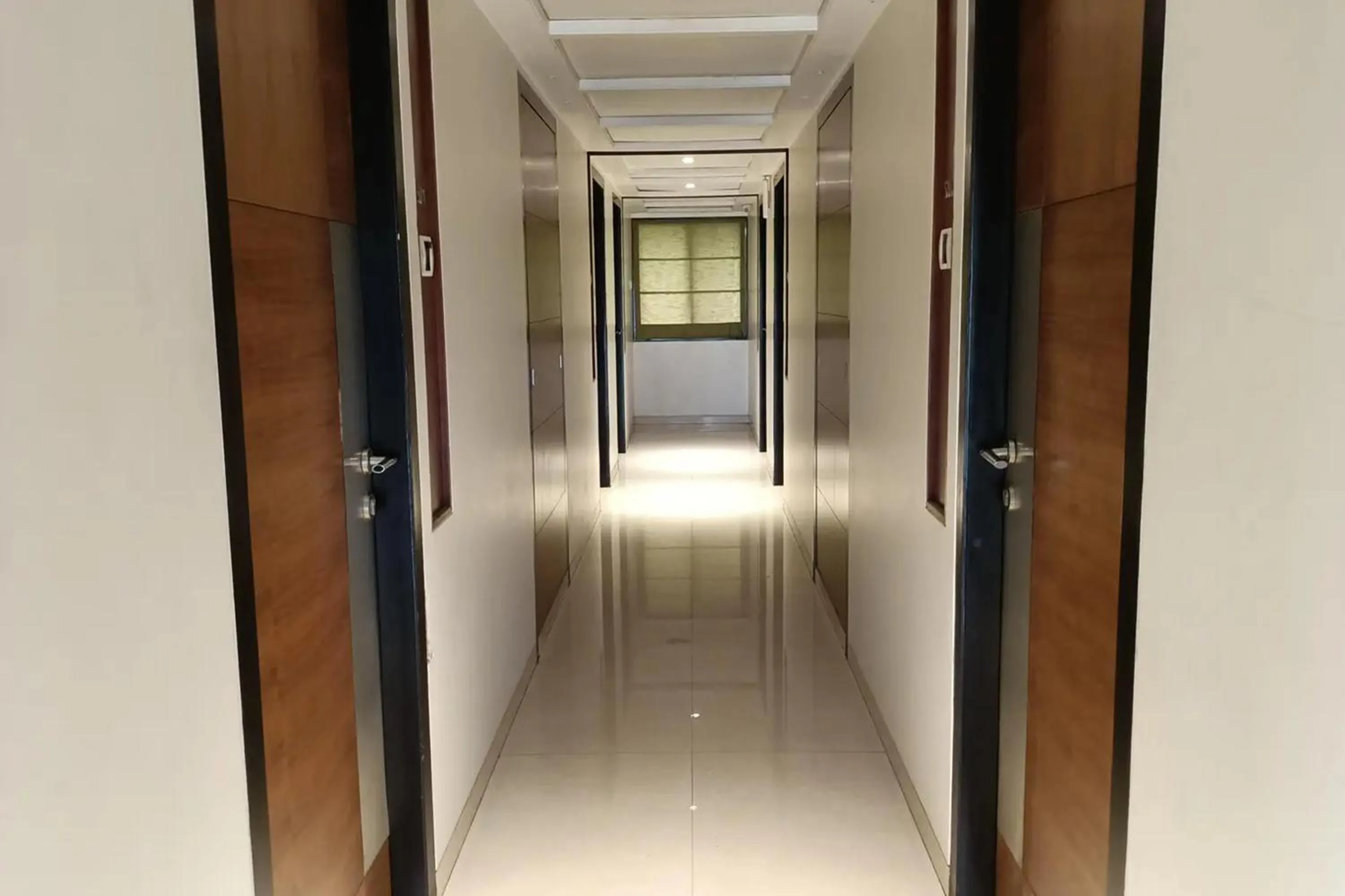Area and facilities in Hotel Dwaraka Residency