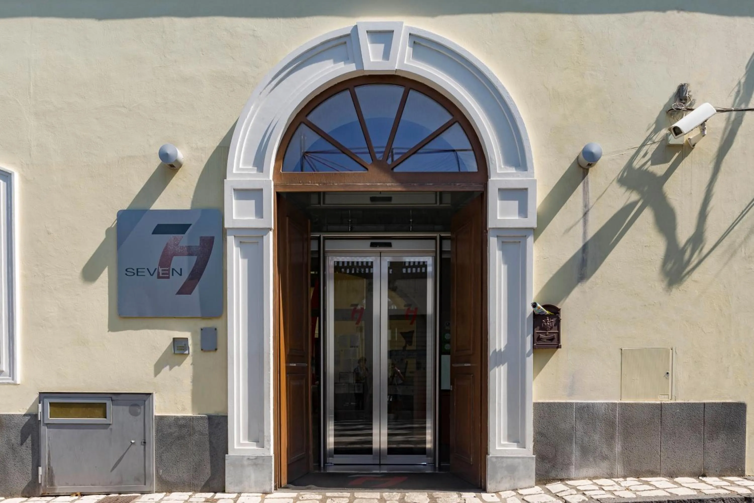 Facade/entrance in Seven Hostel & Rooms