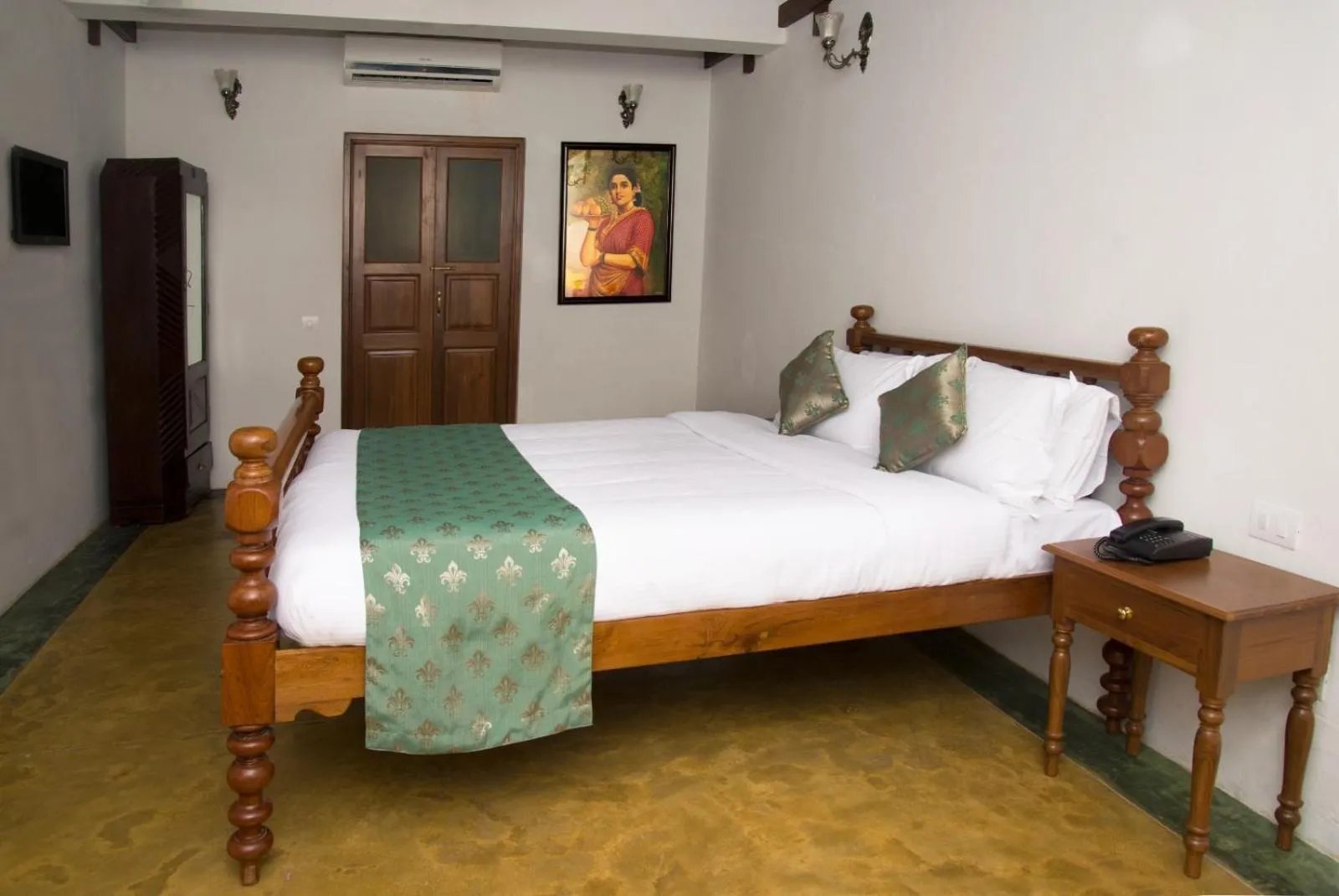 Bed in Esparan Heritage