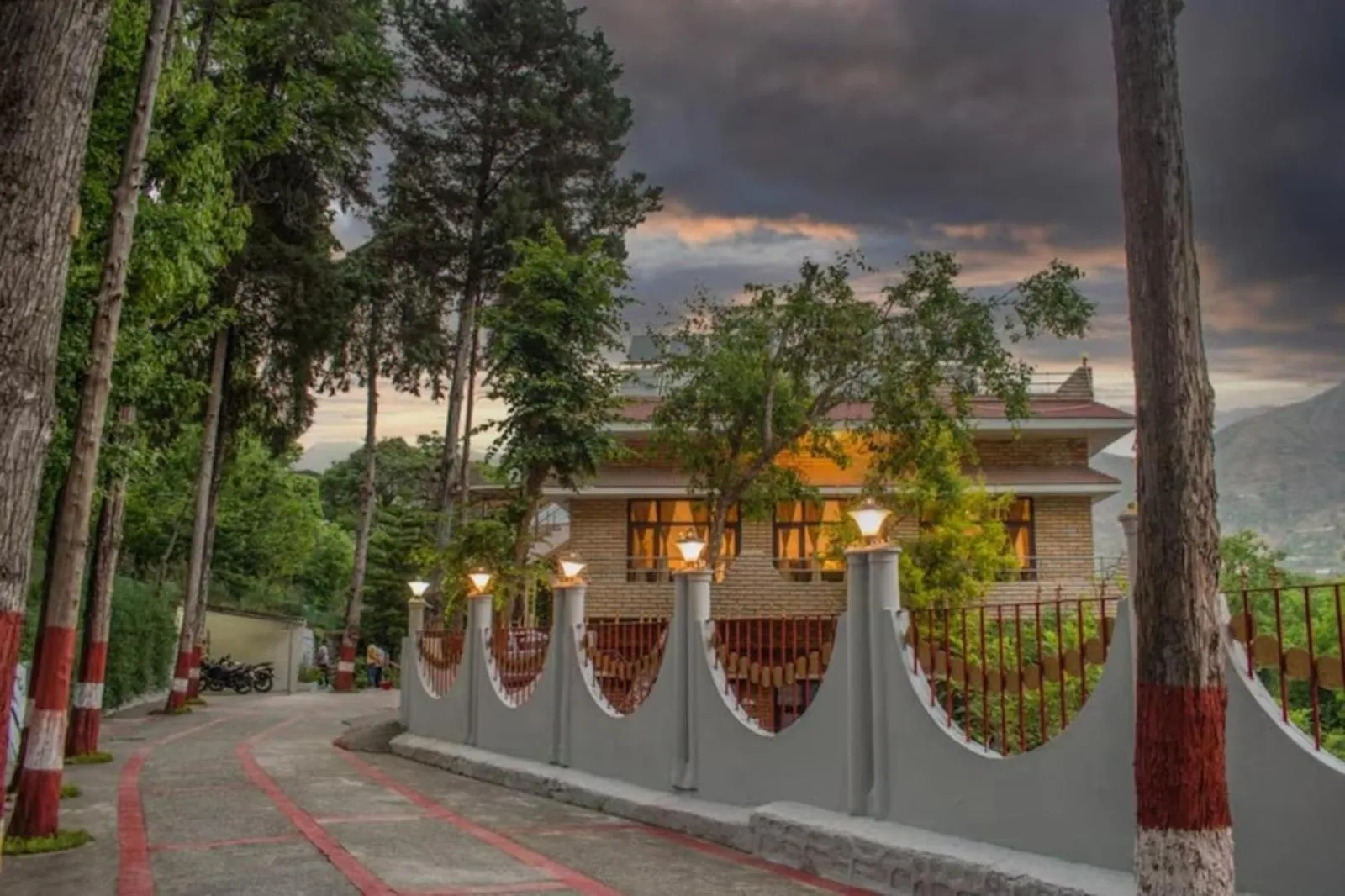 Neighbourhood in Hotel Vaapi Comfort inn