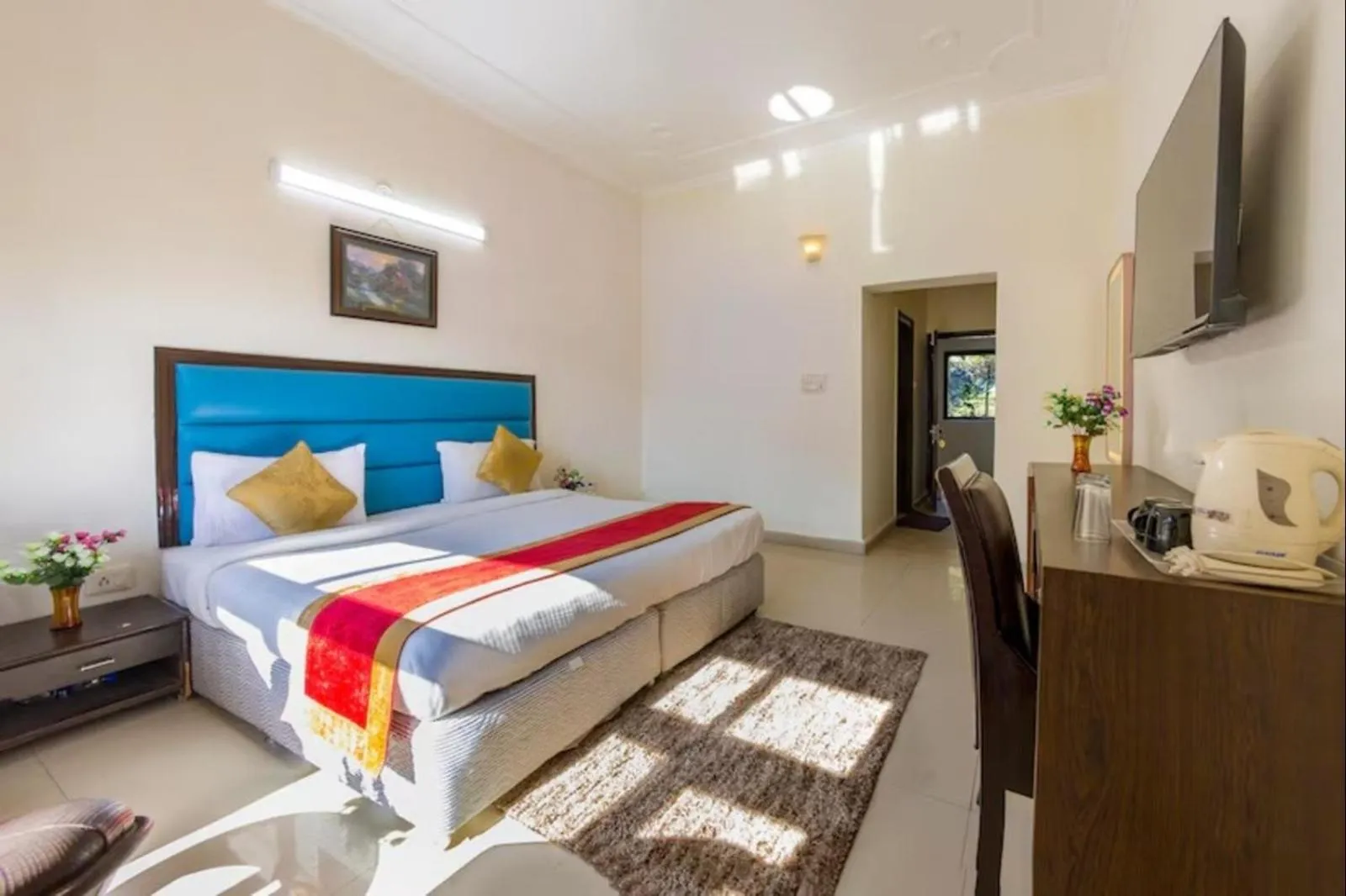 Bedroom, Bed in Hotel Vaapi Comfort inn