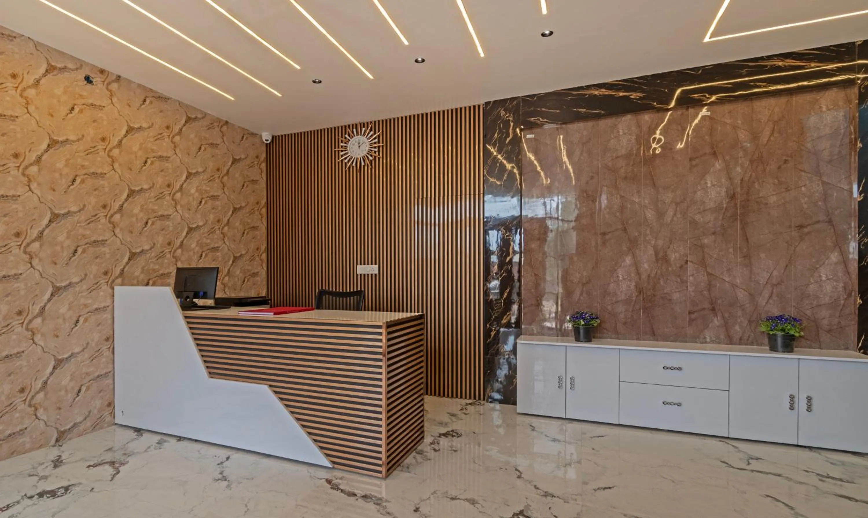 Lobby or reception in Treebo Heaven Grand Ayodhya