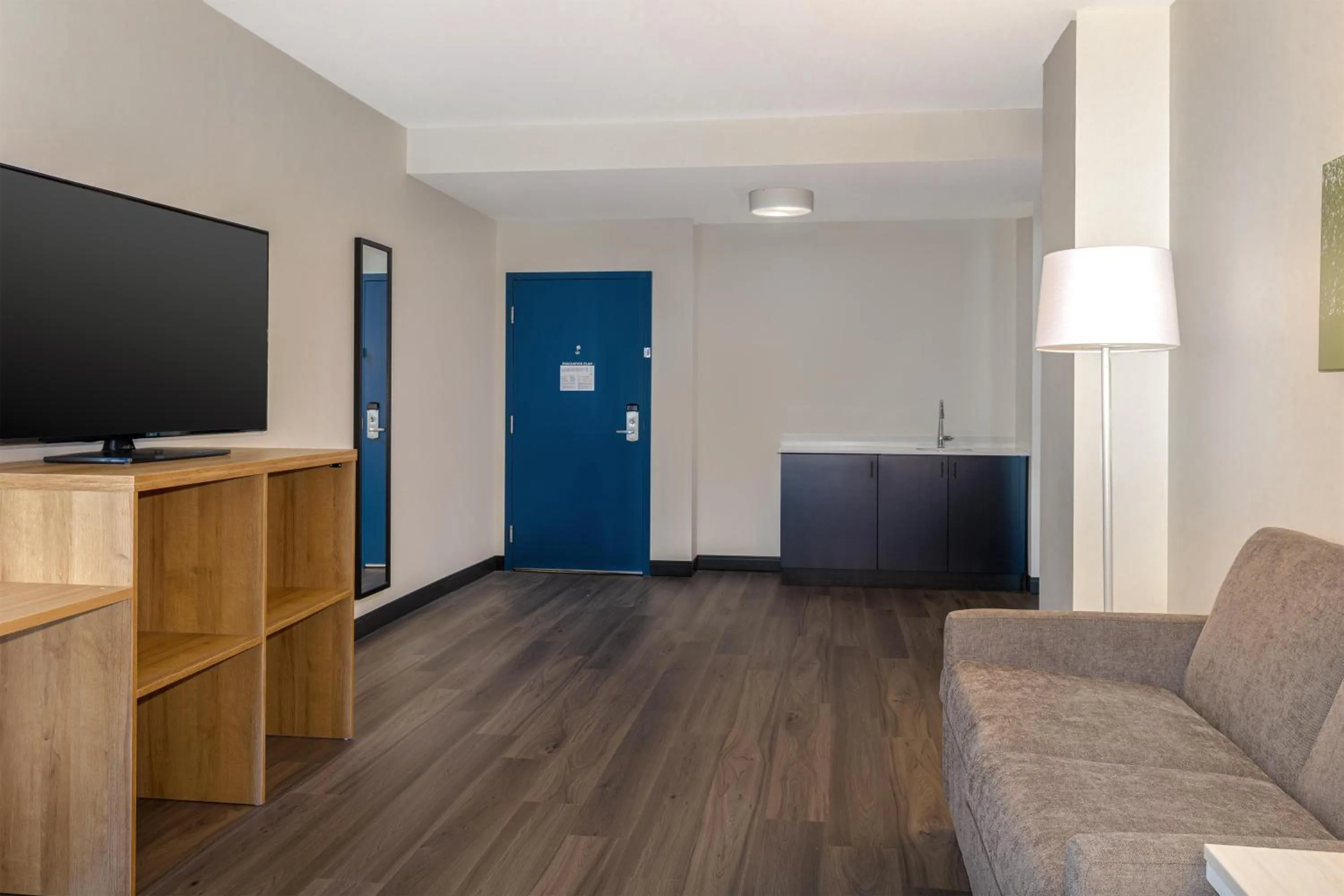 Living room in Spark By Hilton Montreal Midtown