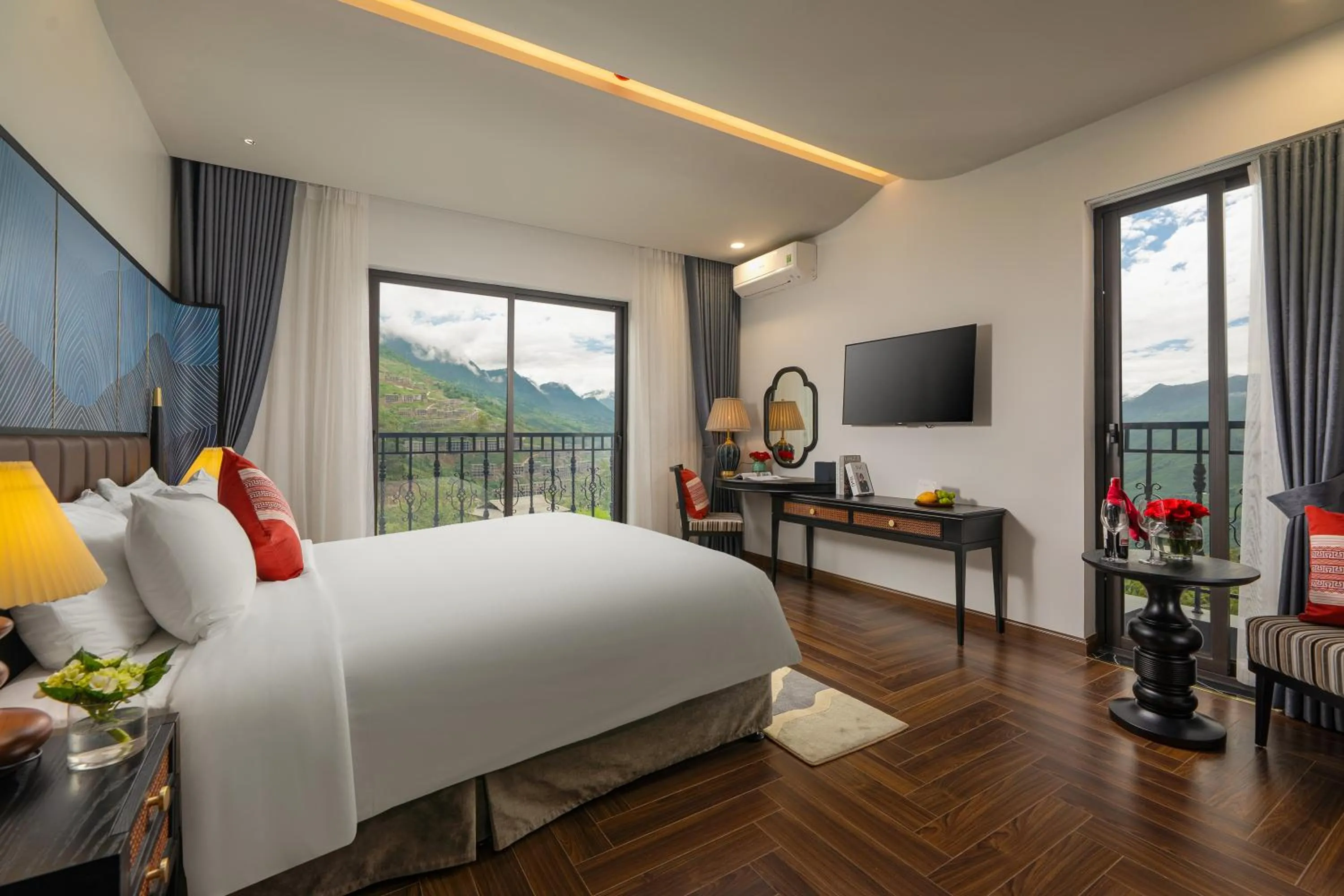 Bed in DeLaMont Sapa Hotel - Hill Serenity Retreat