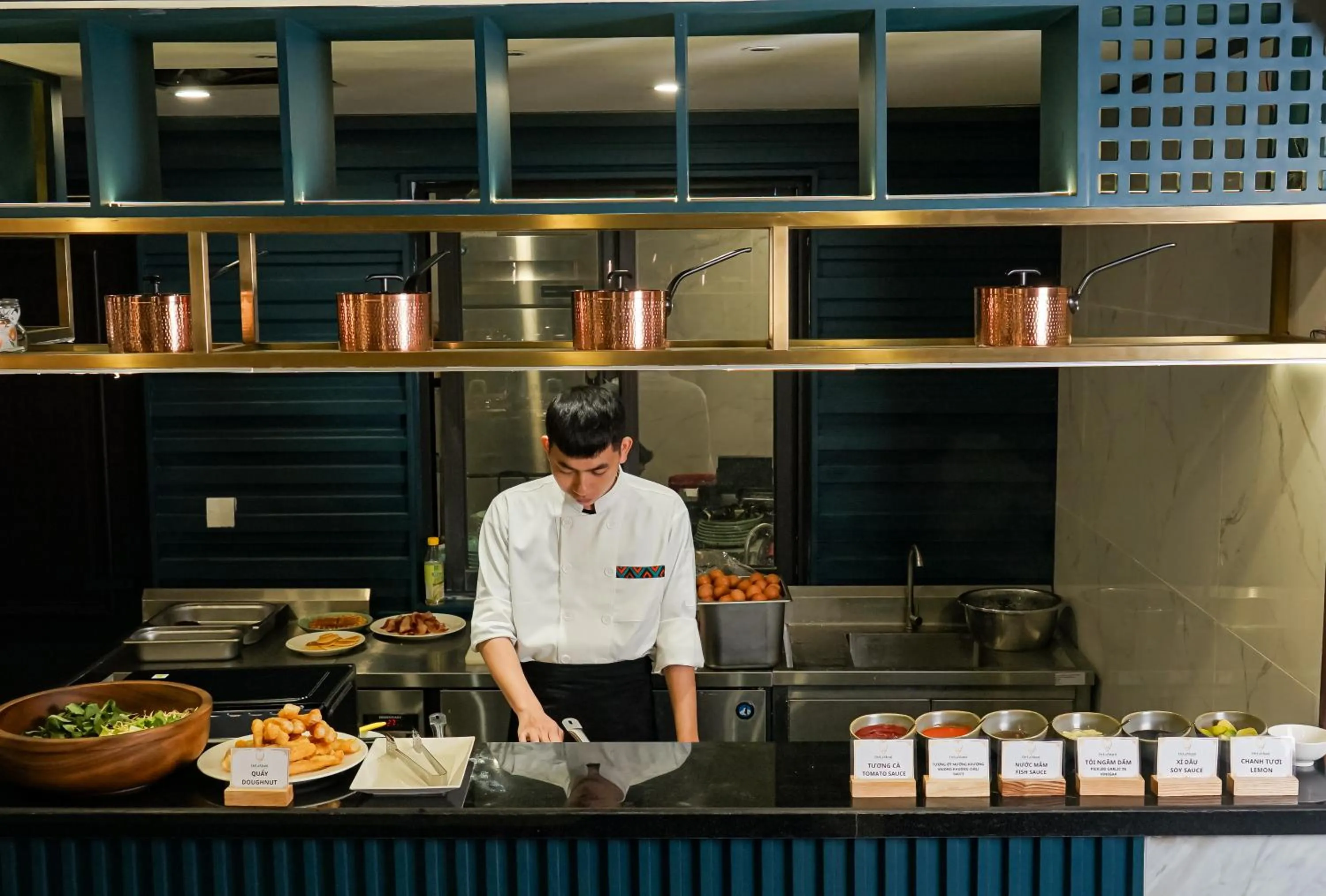 Restaurant/places to eat in DeLaMont Sapa Hotel - Hill Serenity Retreat