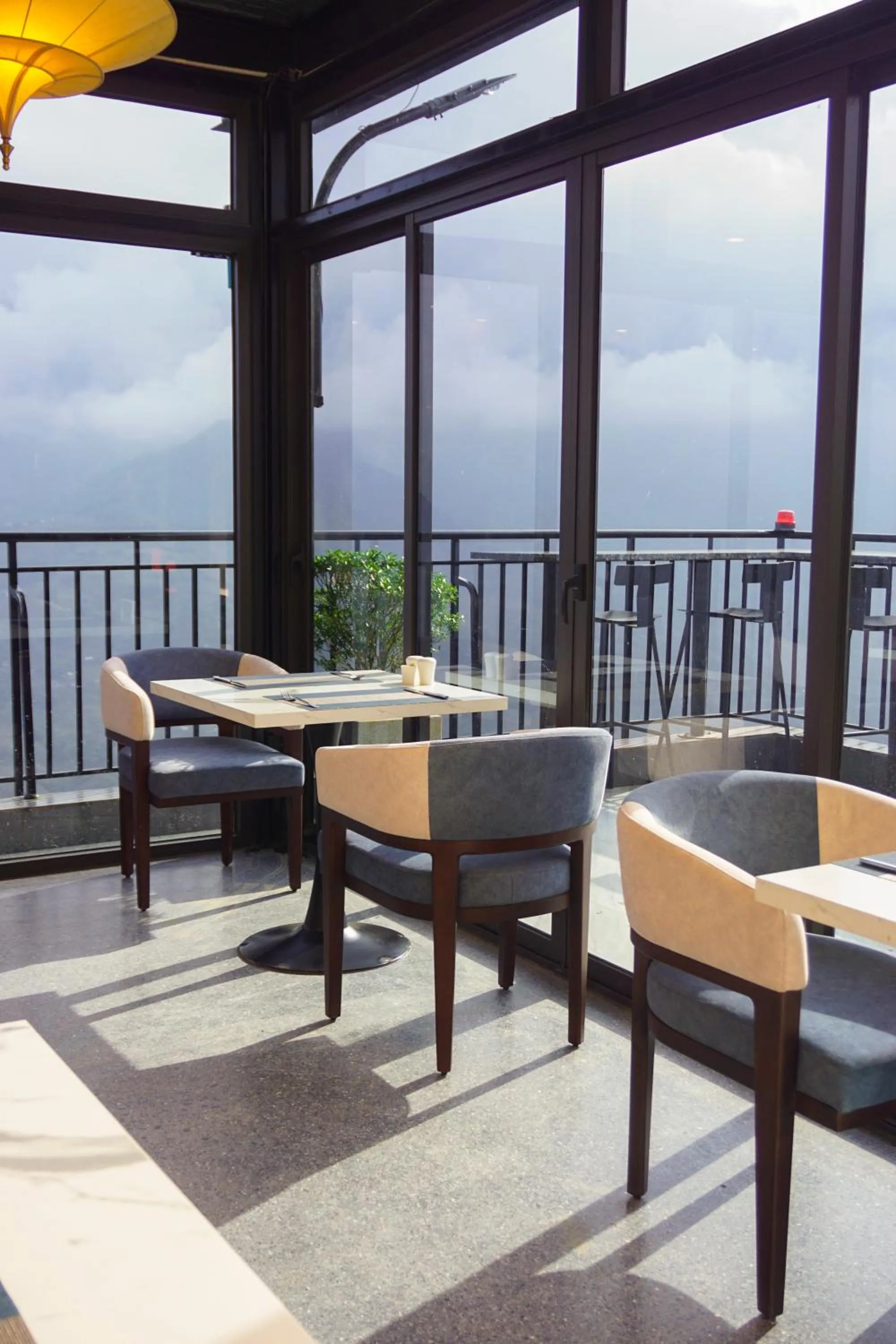 Restaurant/places to eat in DeLaMont Sapa Hotel - Hill Serenity Retreat