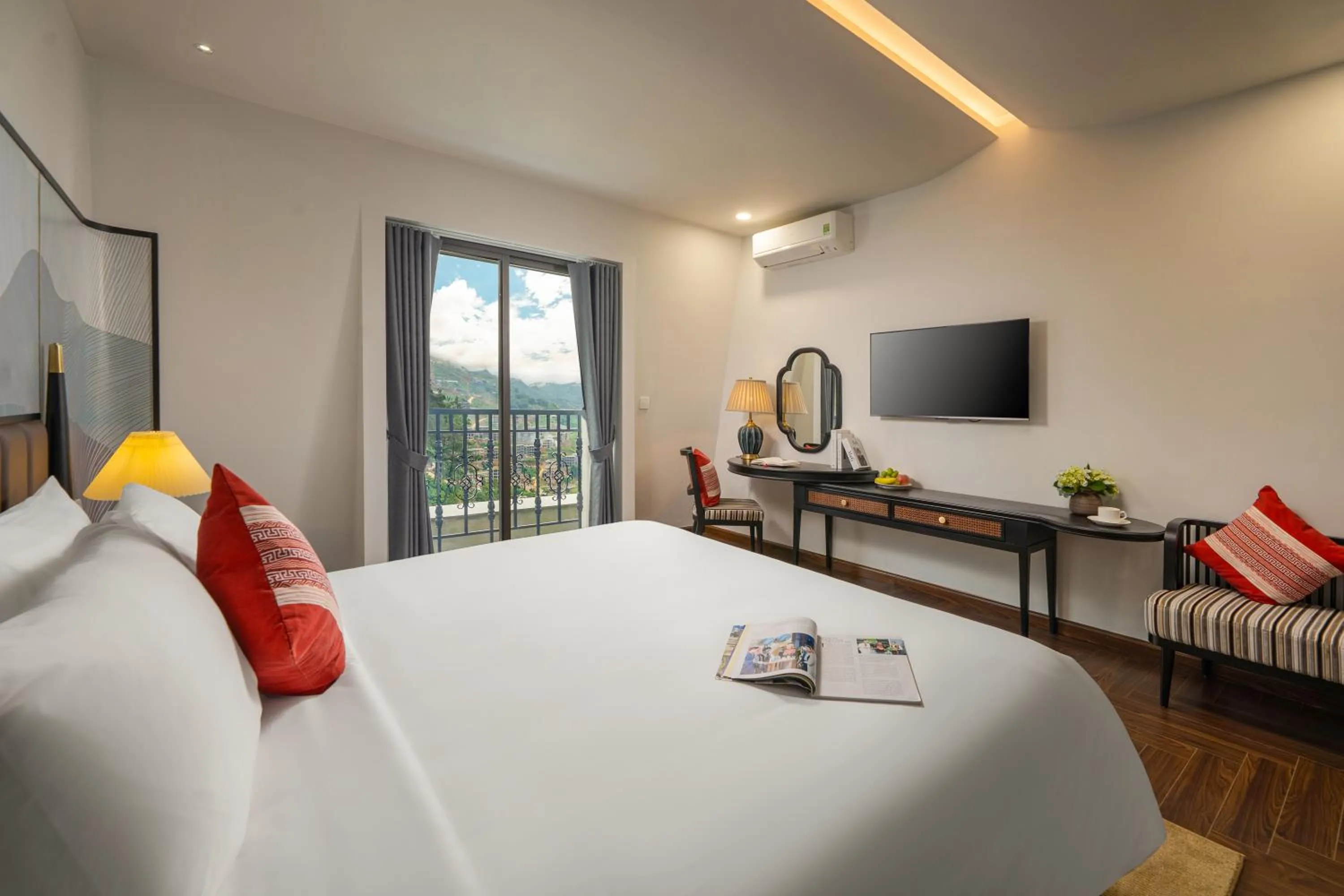 Bed in DeLaMont Sapa Hotel - Hill Serenity Retreat