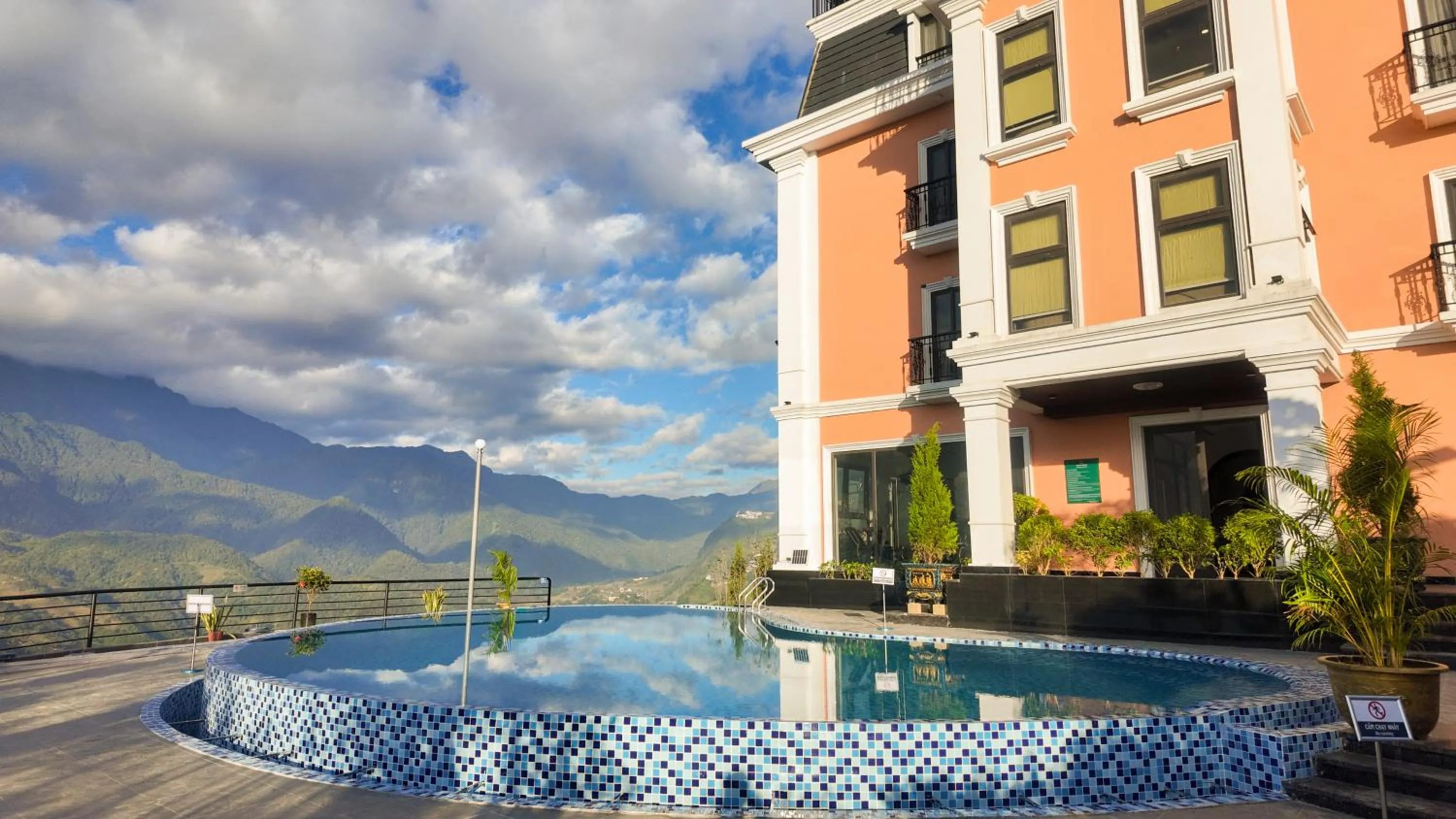 Pool view in DeLaMont Sapa Hotel - Hill Serenity Retreat