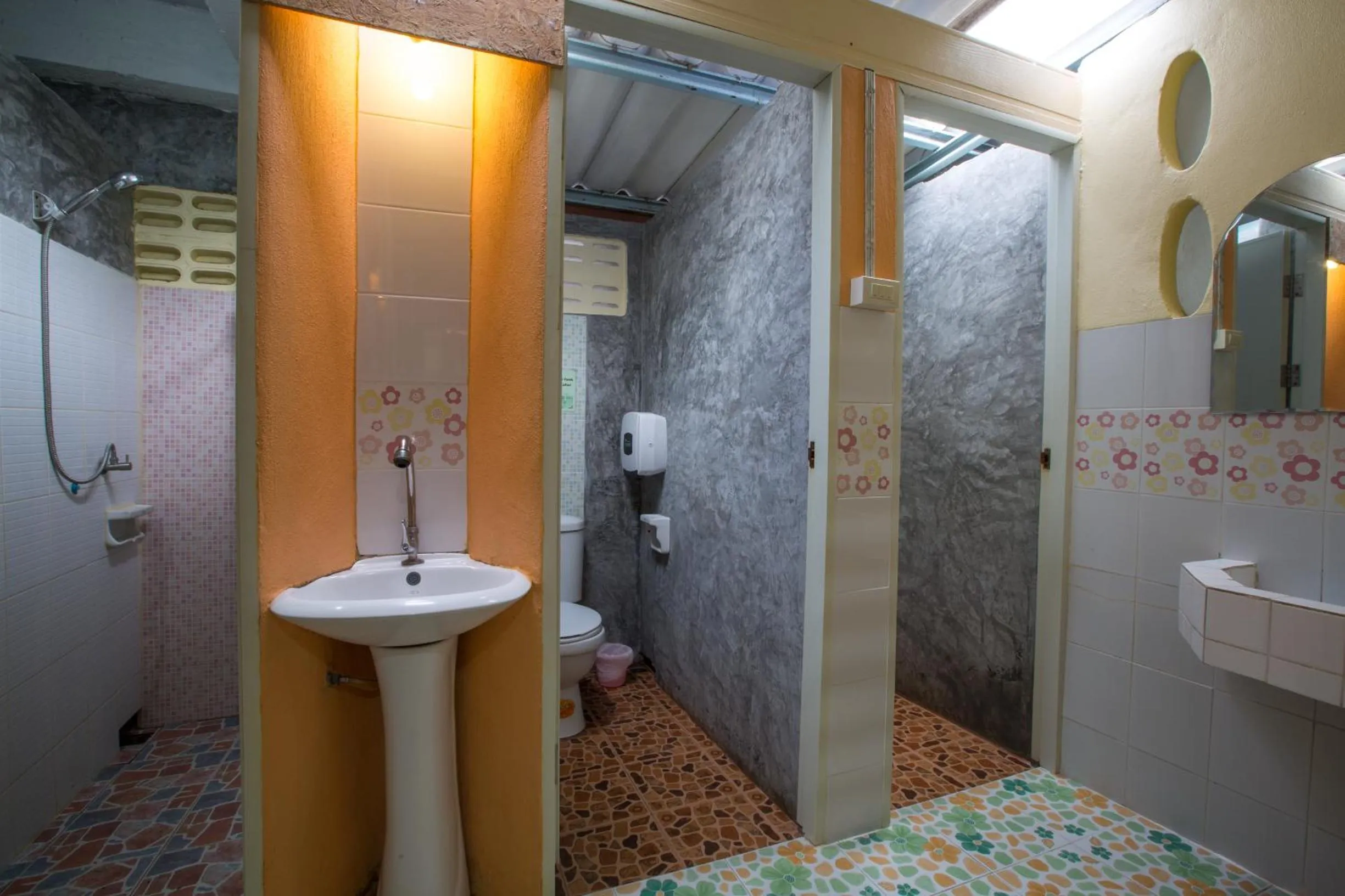 Bathroom in Good Dream Hotel (Khun Ying House)