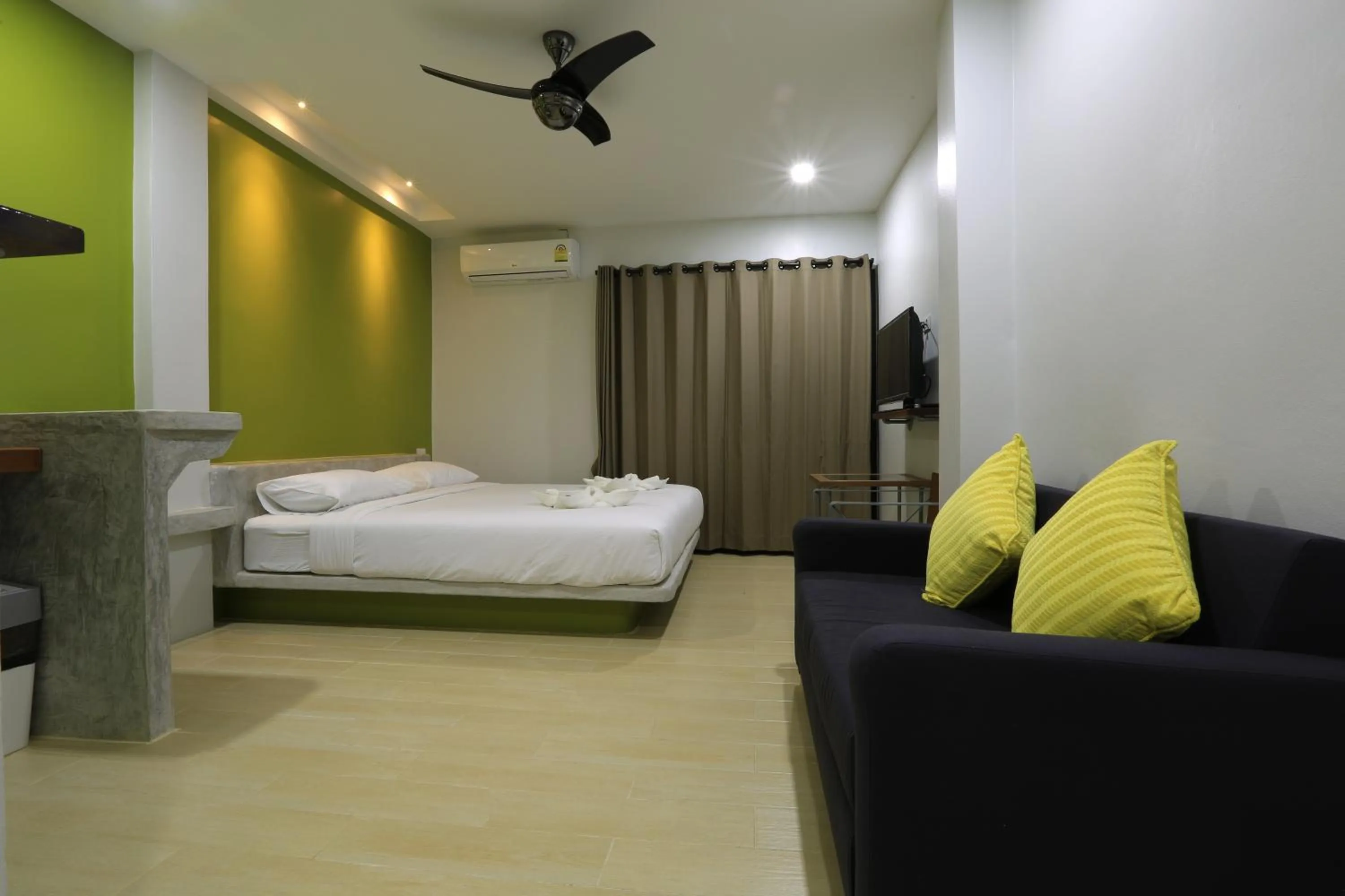 Living room, Bed in Good Dream Hotel (Khun Ying House)