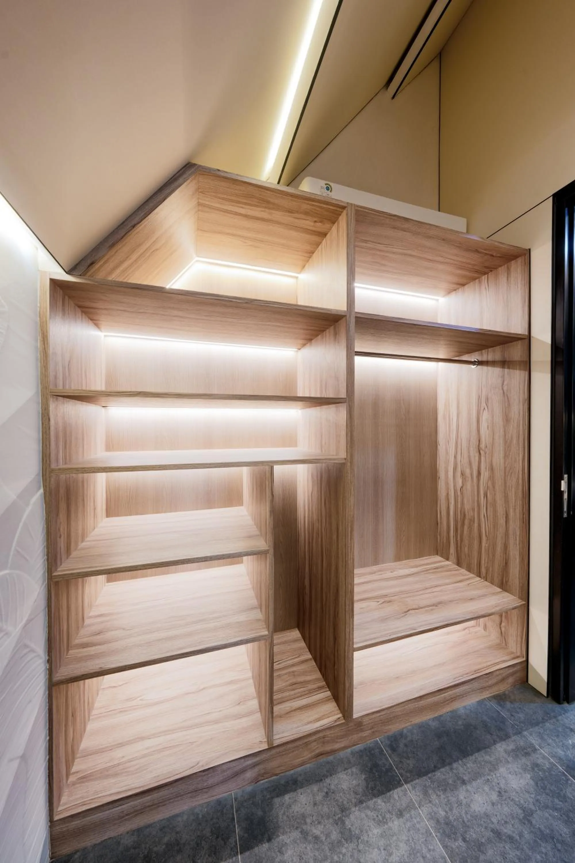 wardrobe in Moon Rock Villas by Ribas