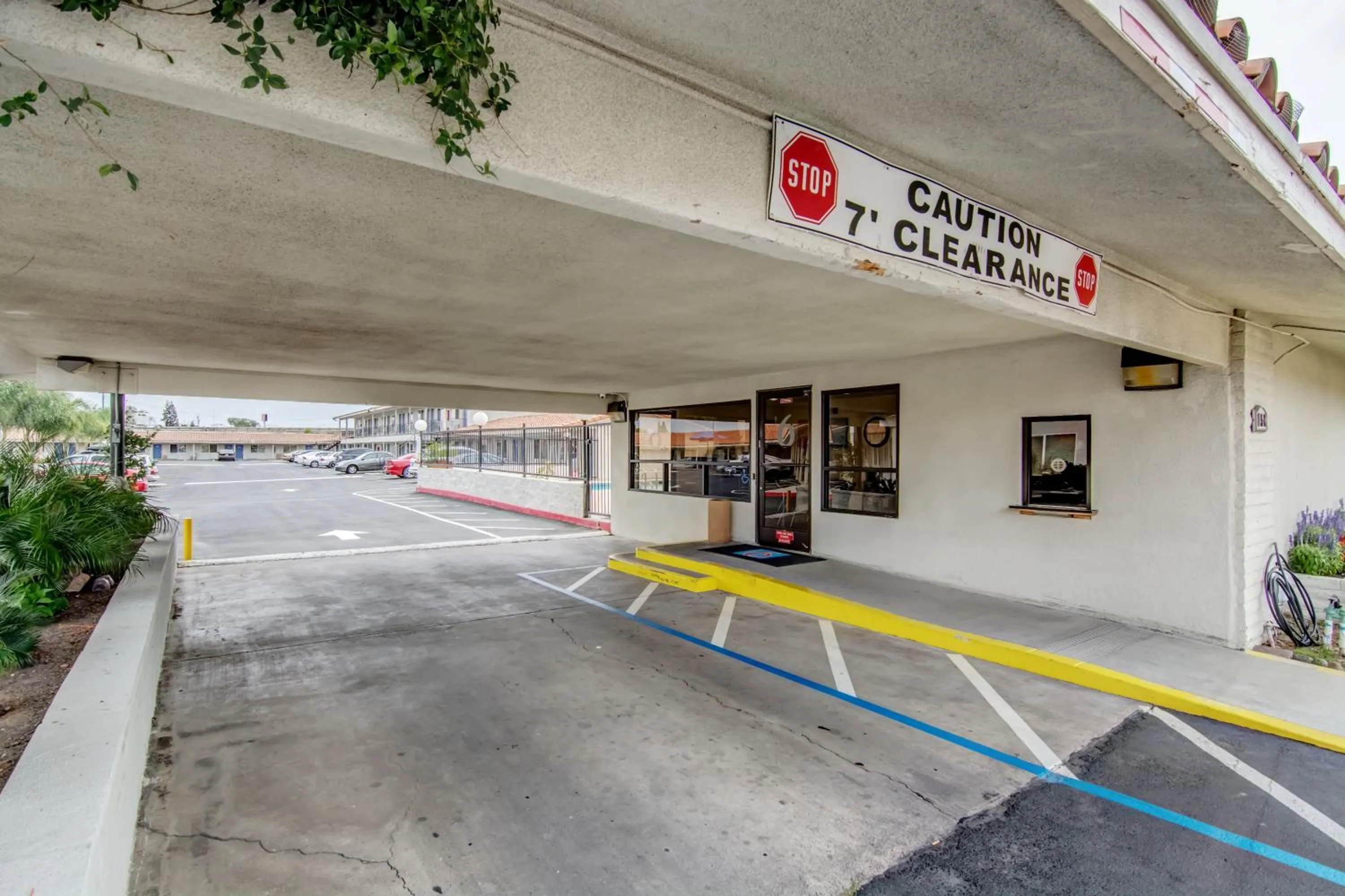Parking in Motel 6 Manteca CA