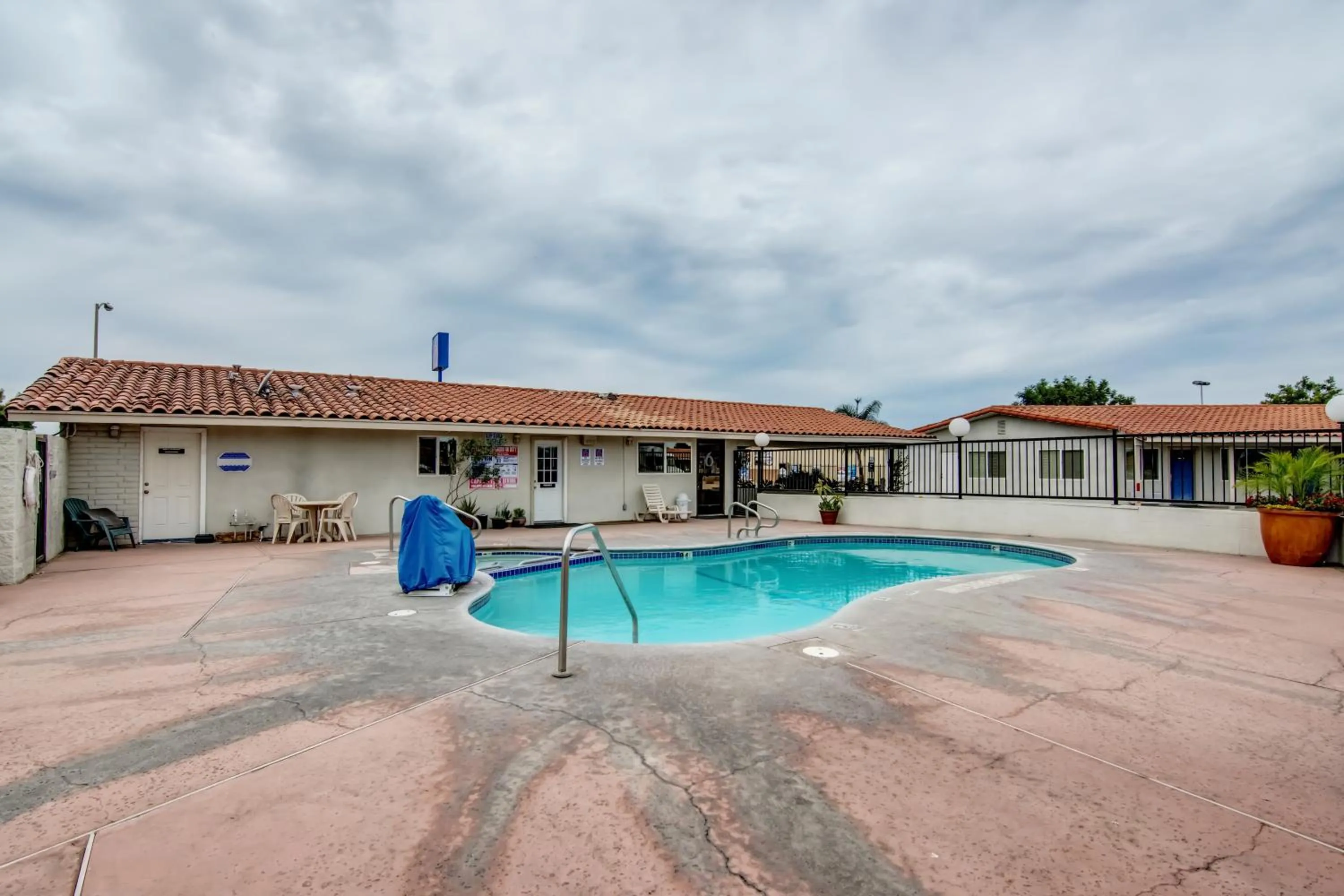 Swimming pool in Motel 6 Manteca CA