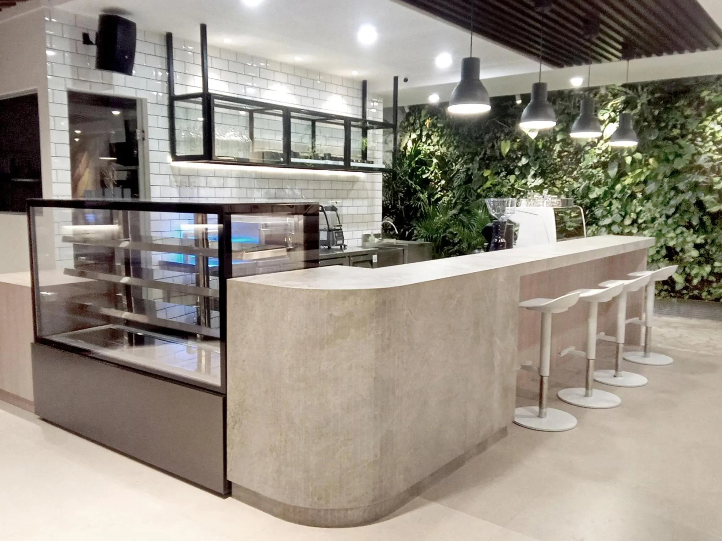 Spot 43 Cafe and Hotel