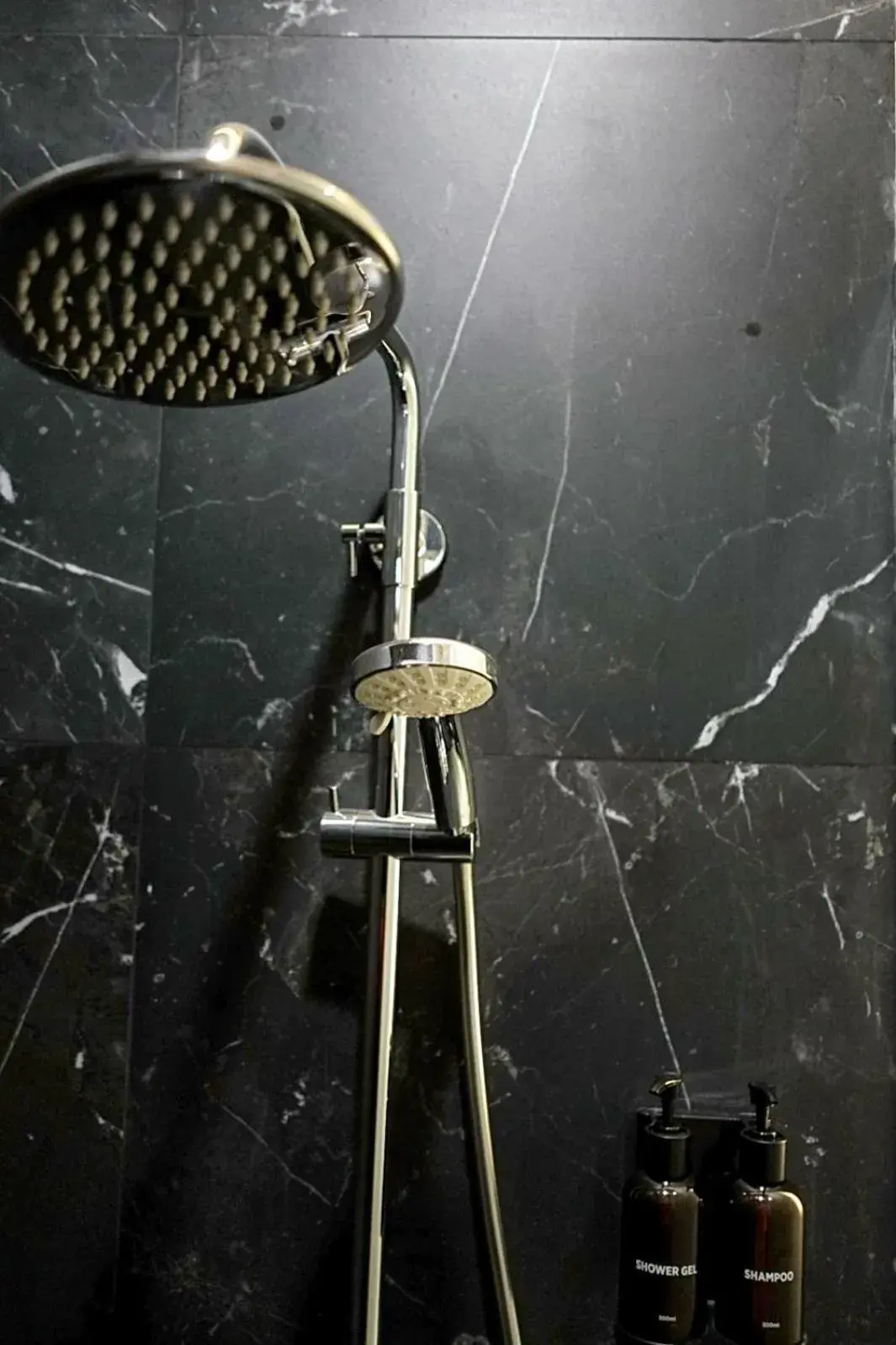 Superior Queen Room in Spot 43 Cafe and Hotel Superior Queen Room in Spot 43 Cafe and Hotel