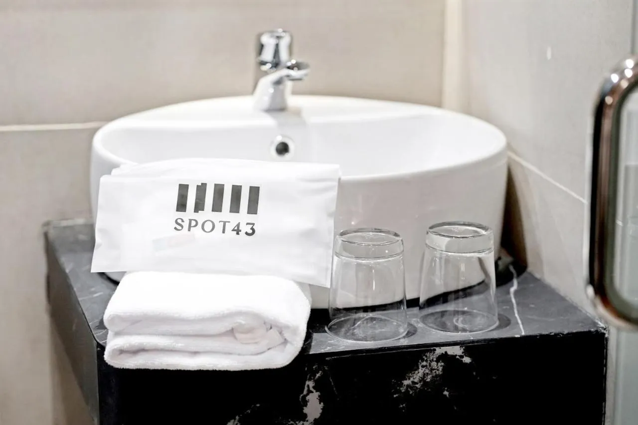 Spot 43 Cafe and Hotel