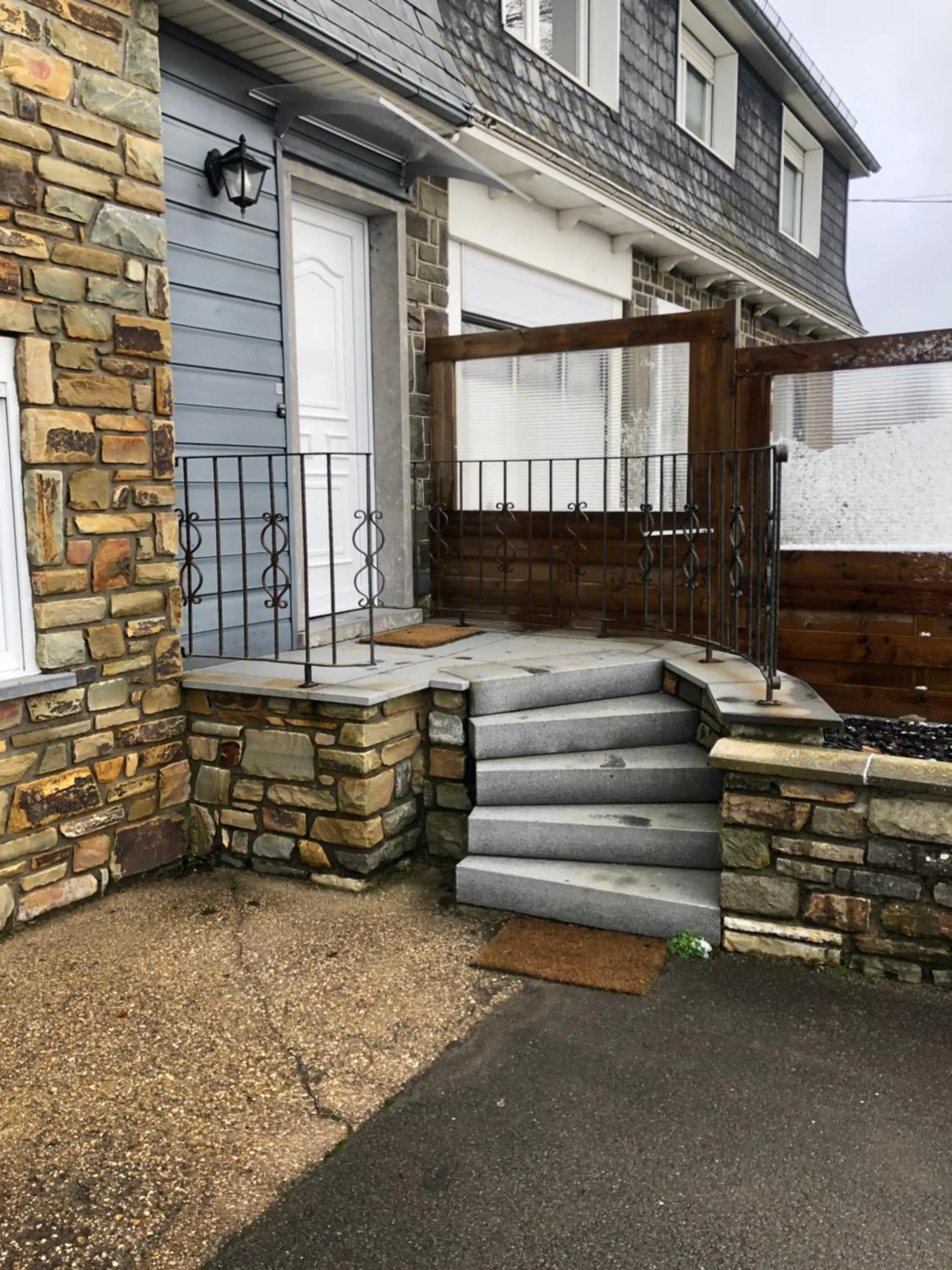 Facade/entrance in Hôtel Belair "Ravel Etape"