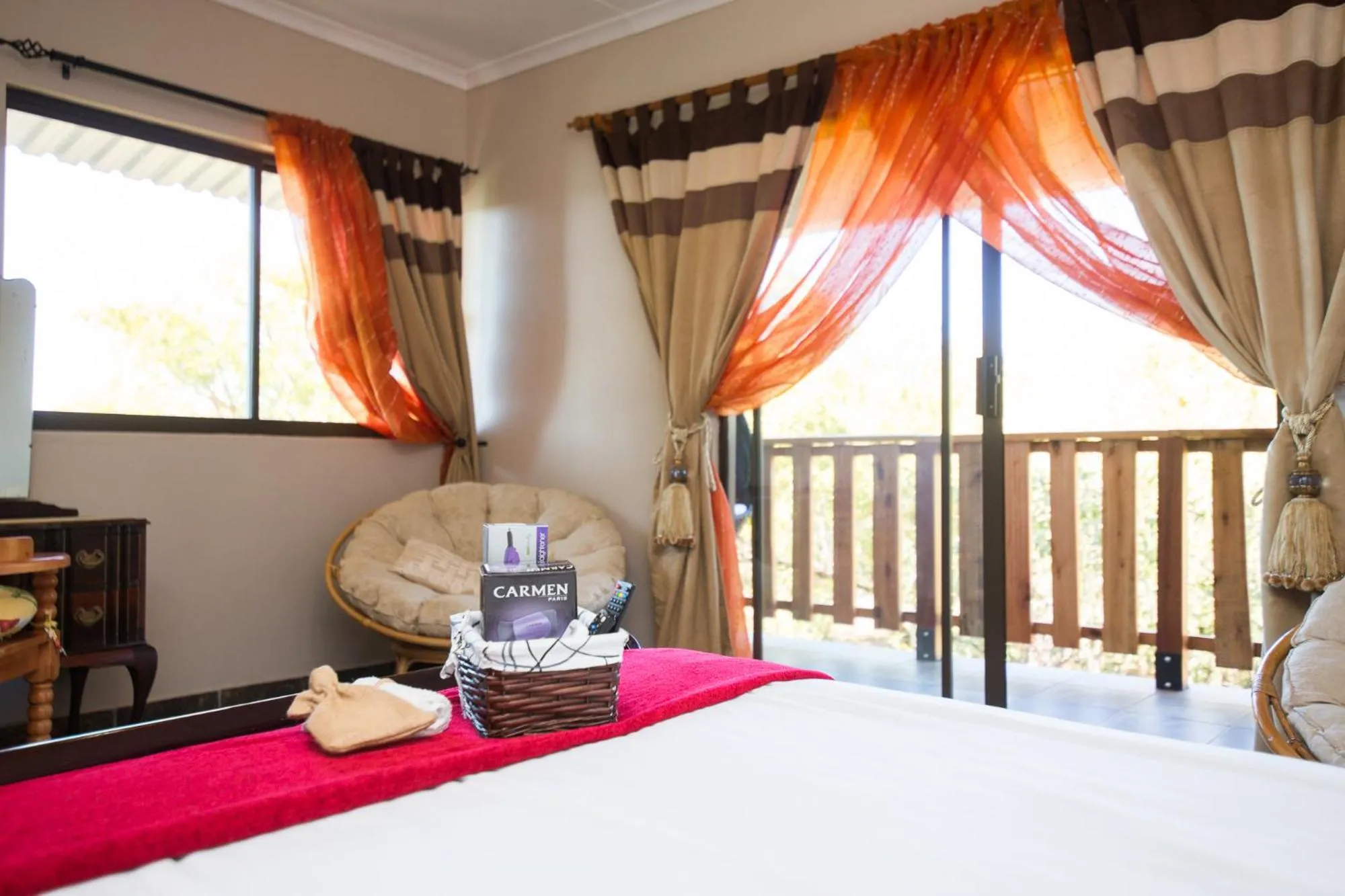 Patio, Bed in Foreva Wild