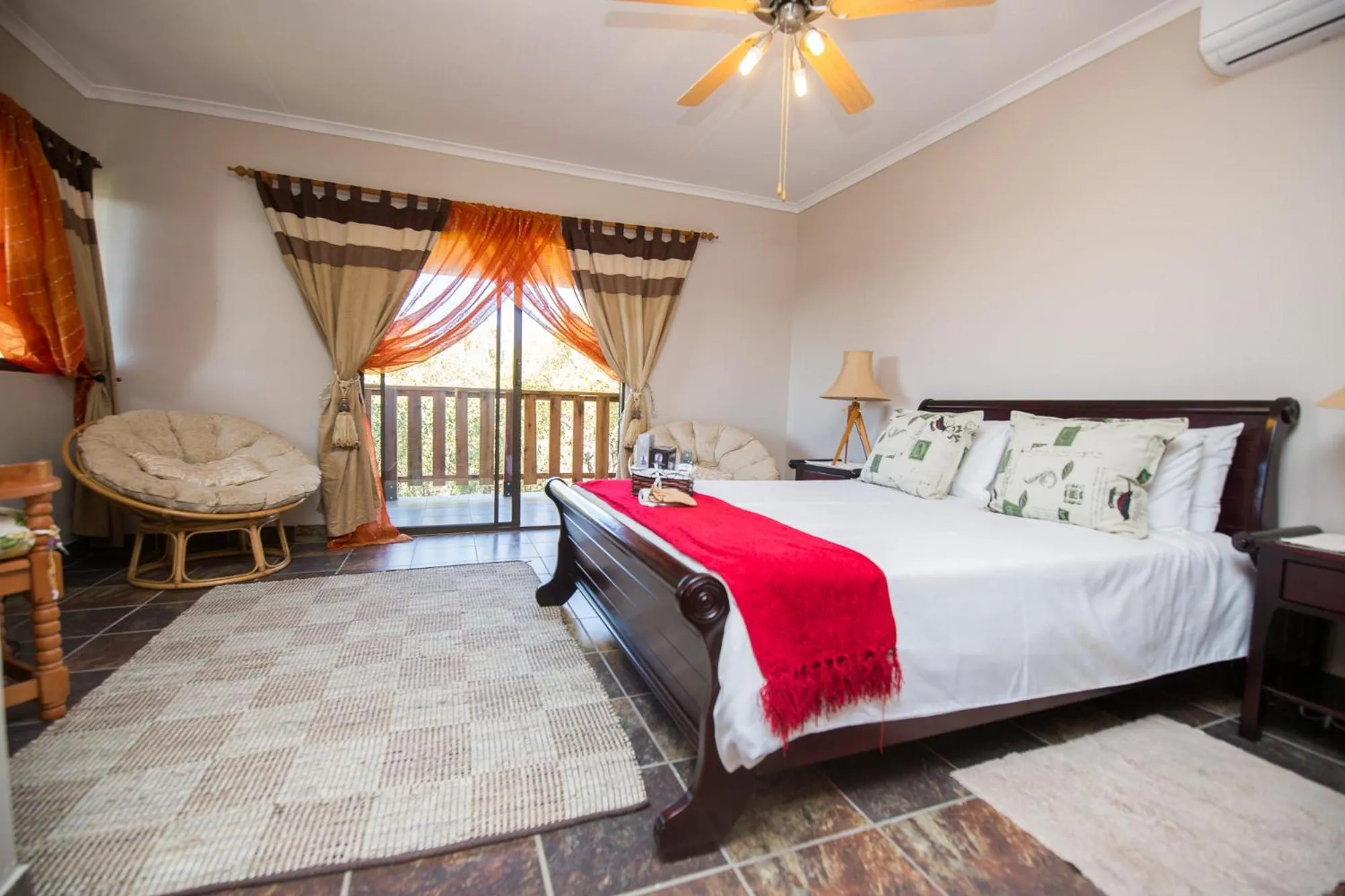 Patio, Bed in Foreva Wild