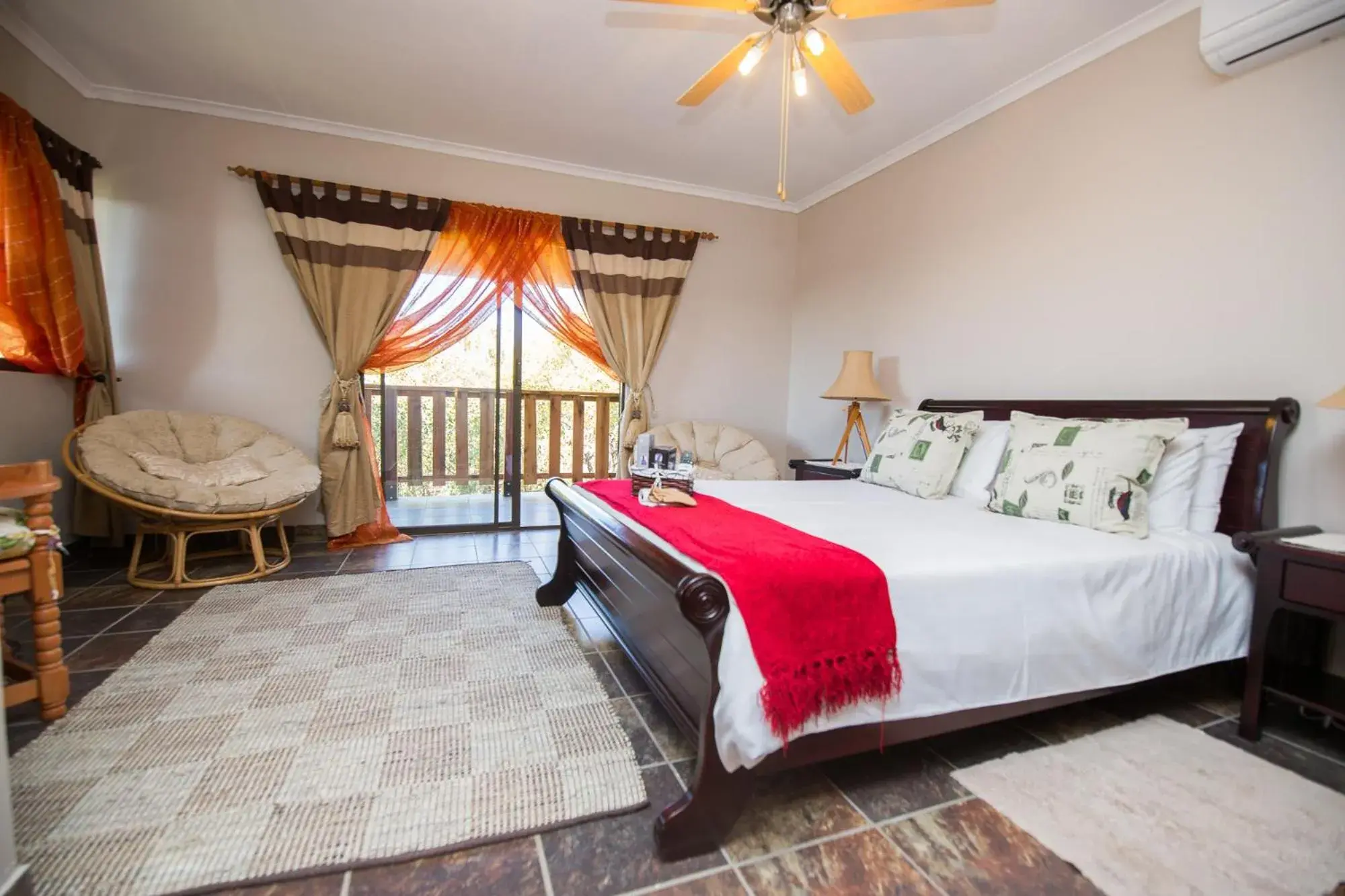 Superior Deluxe Upstairs in Foreva Wild Superior Deluxe Upstairs in Foreva Wild