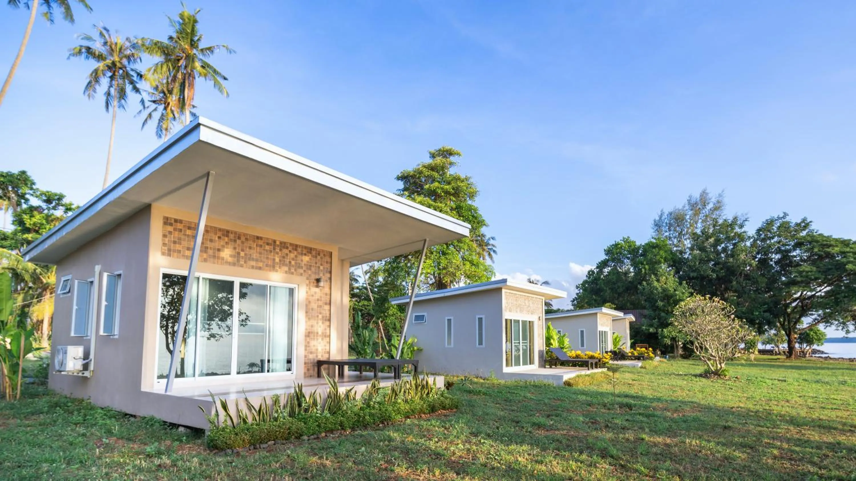 Property building in Ta-Lay Time KohMak