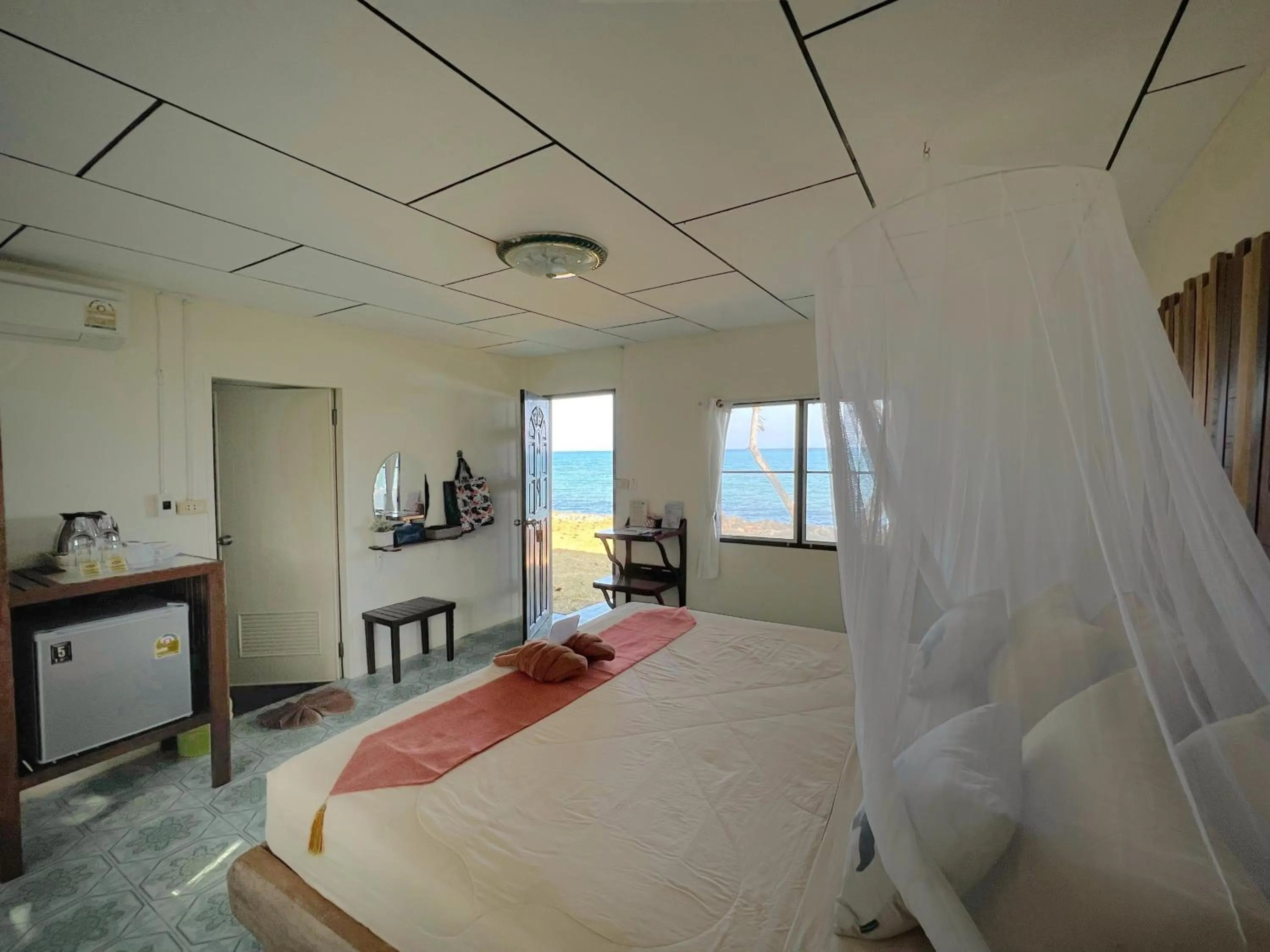 Bed in Ta-Lay Time KohMak