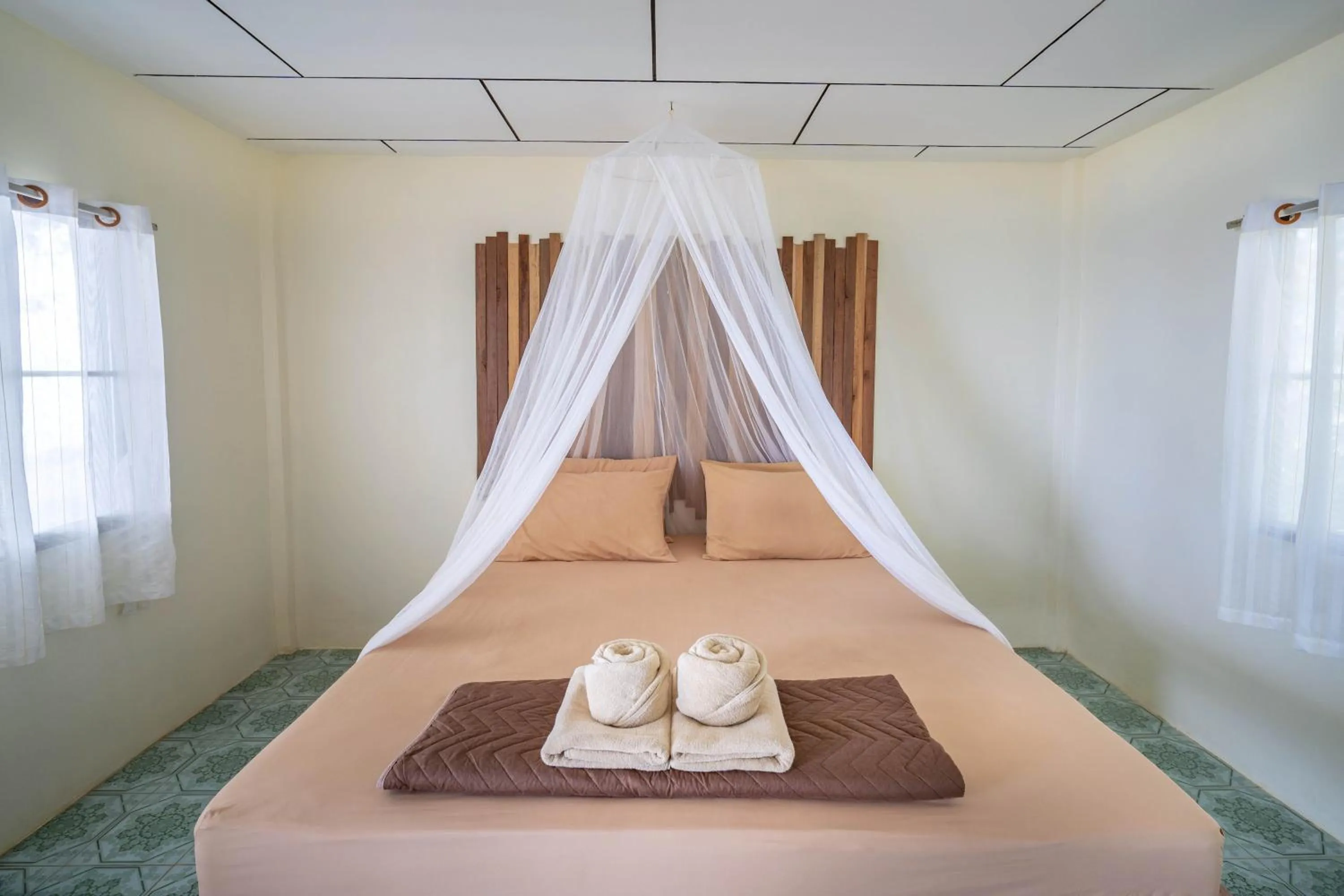 Bedroom, Bed in Ta-Lay Time KohMak