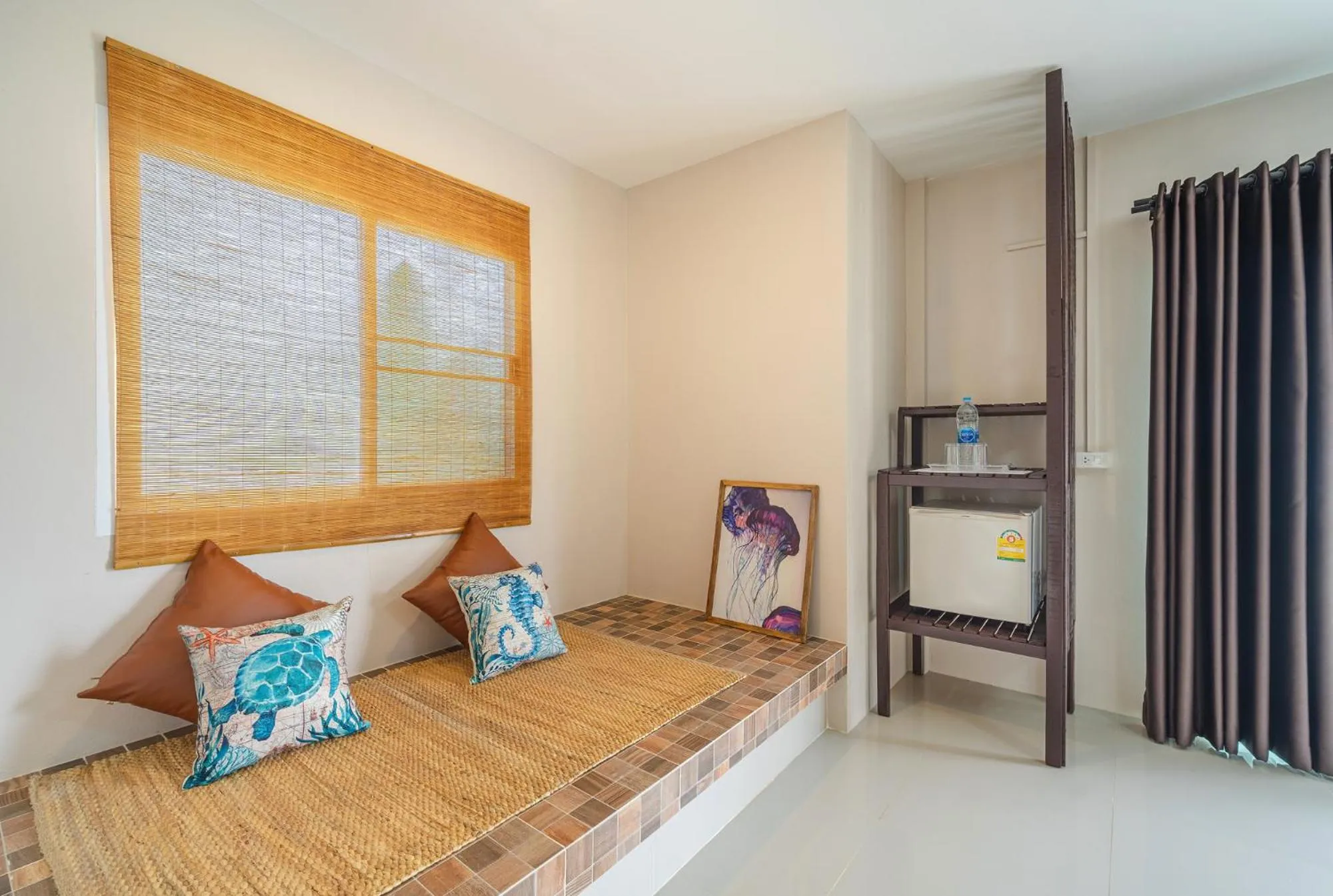 Photo of the whole room, Bed in Ta-Lay Time KohMak