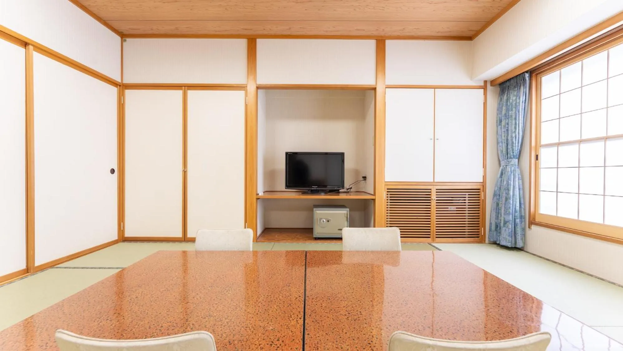 TV and multimedia in LiVEMAX Resort Echigo Yuzawa