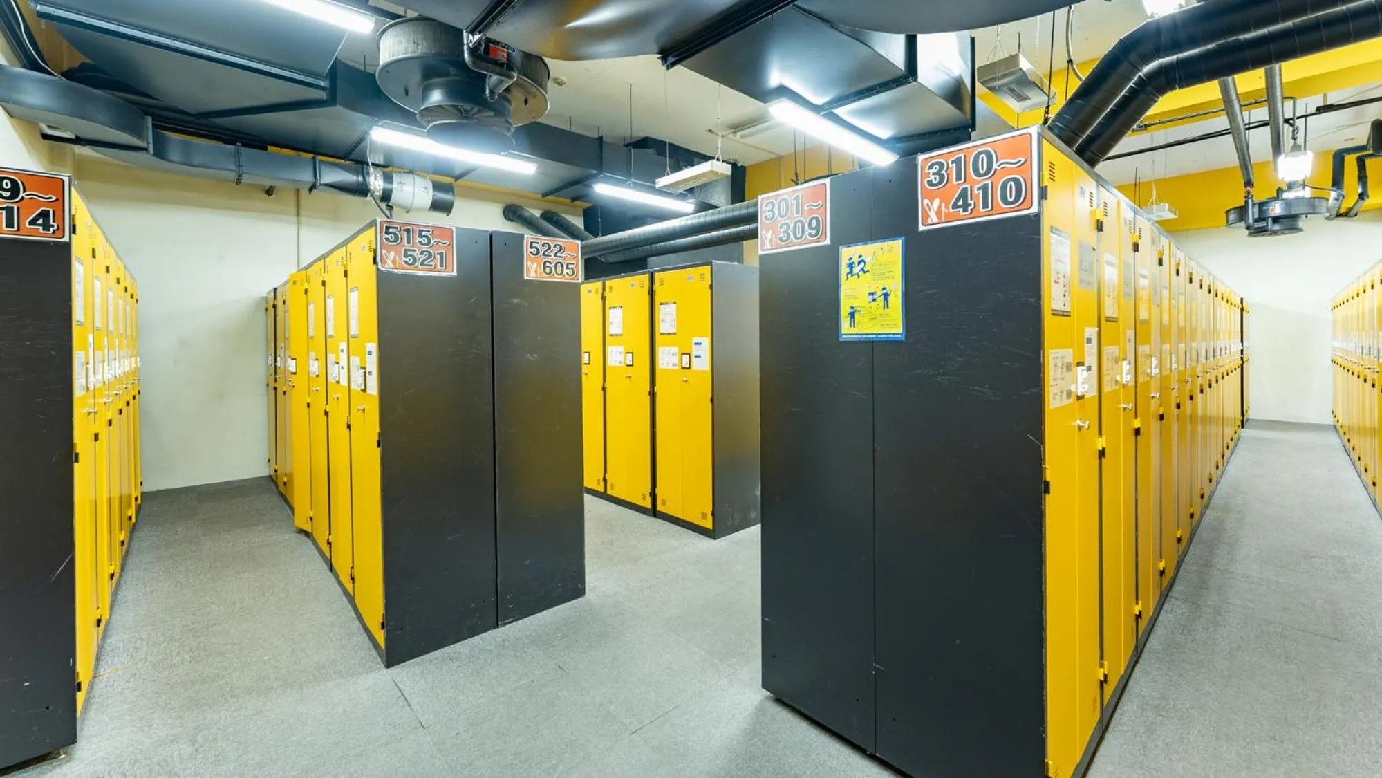 Skiing in LiVEMAX Resort Echigo Yuzawa