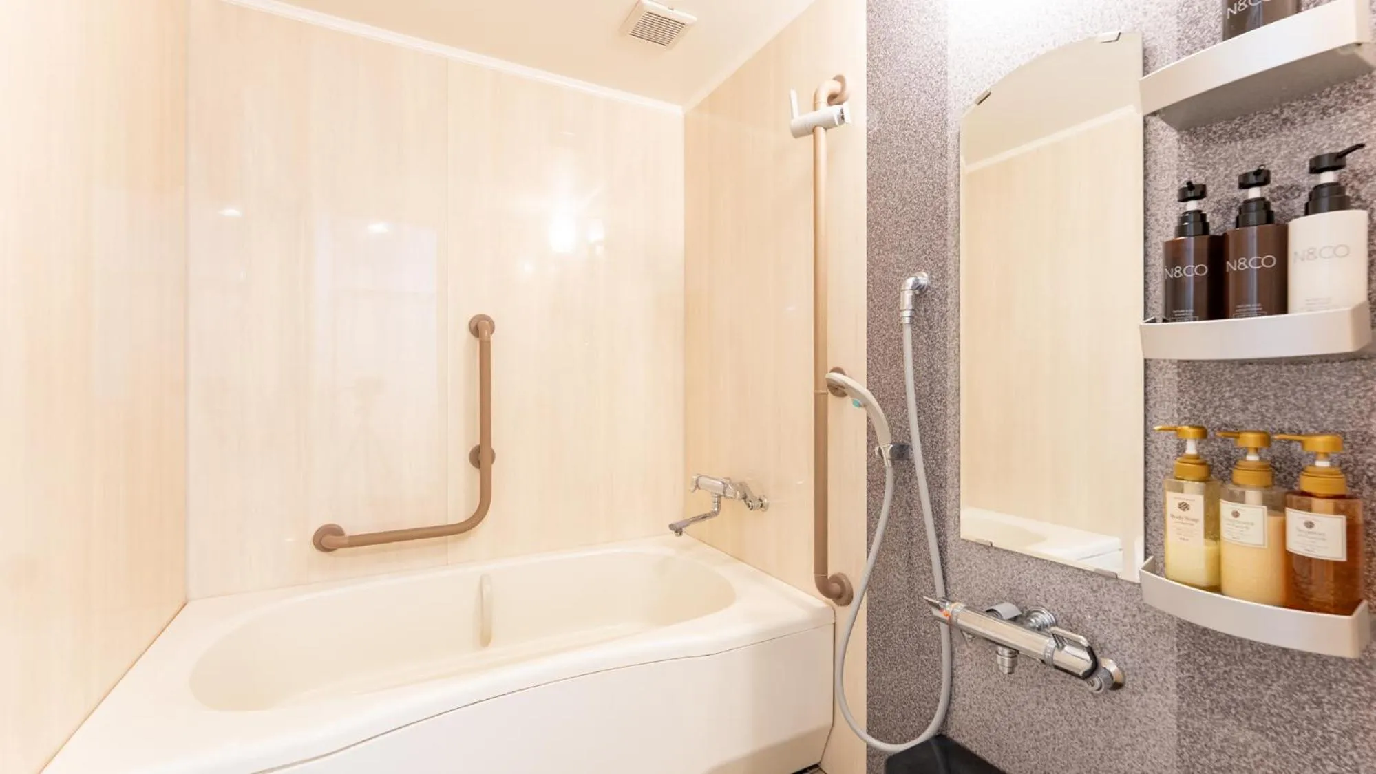 Shower in LiVEMAX Resort Echigo Yuzawa