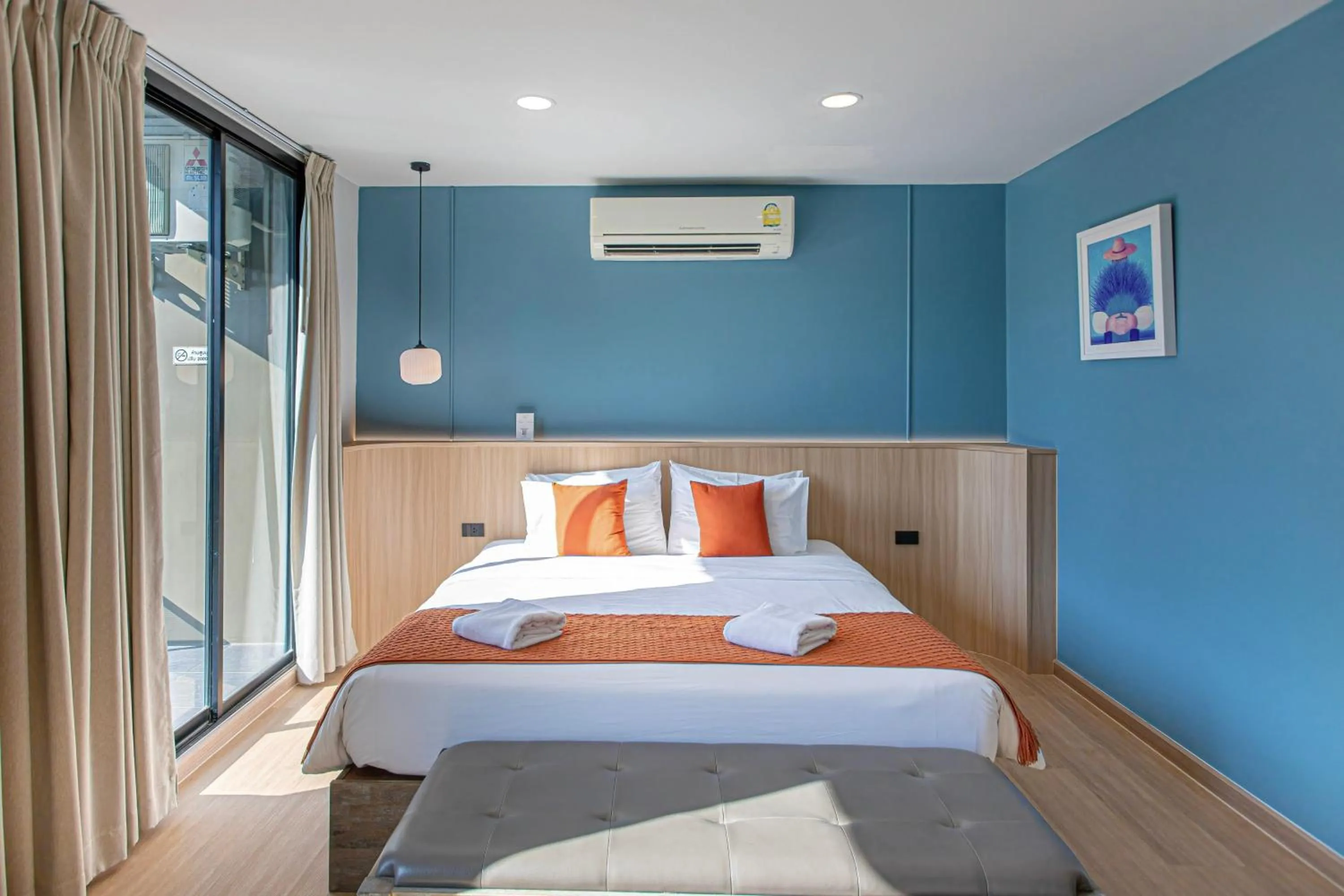 Bedroom, Bed in Suntria Hotel Pattaya