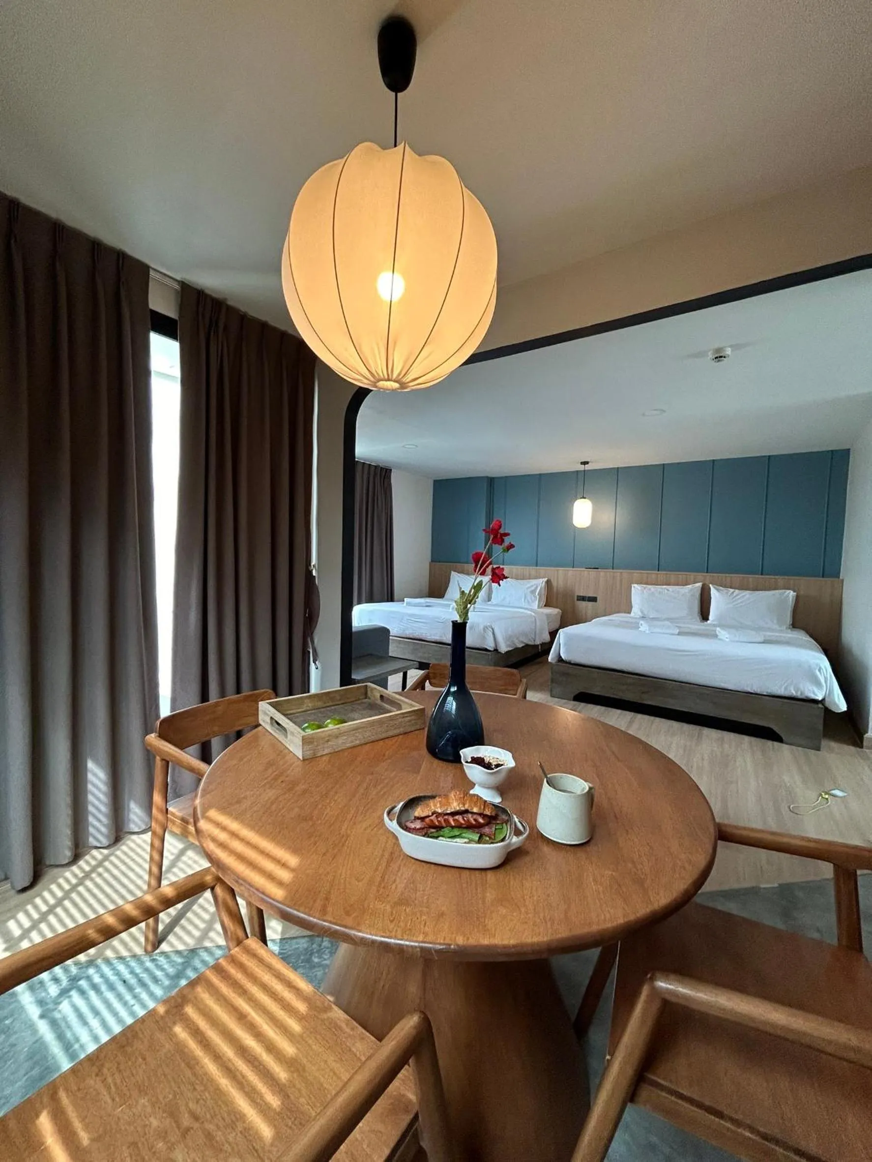 Photo of the whole room, Bed in Suntria Hotel Pattaya
