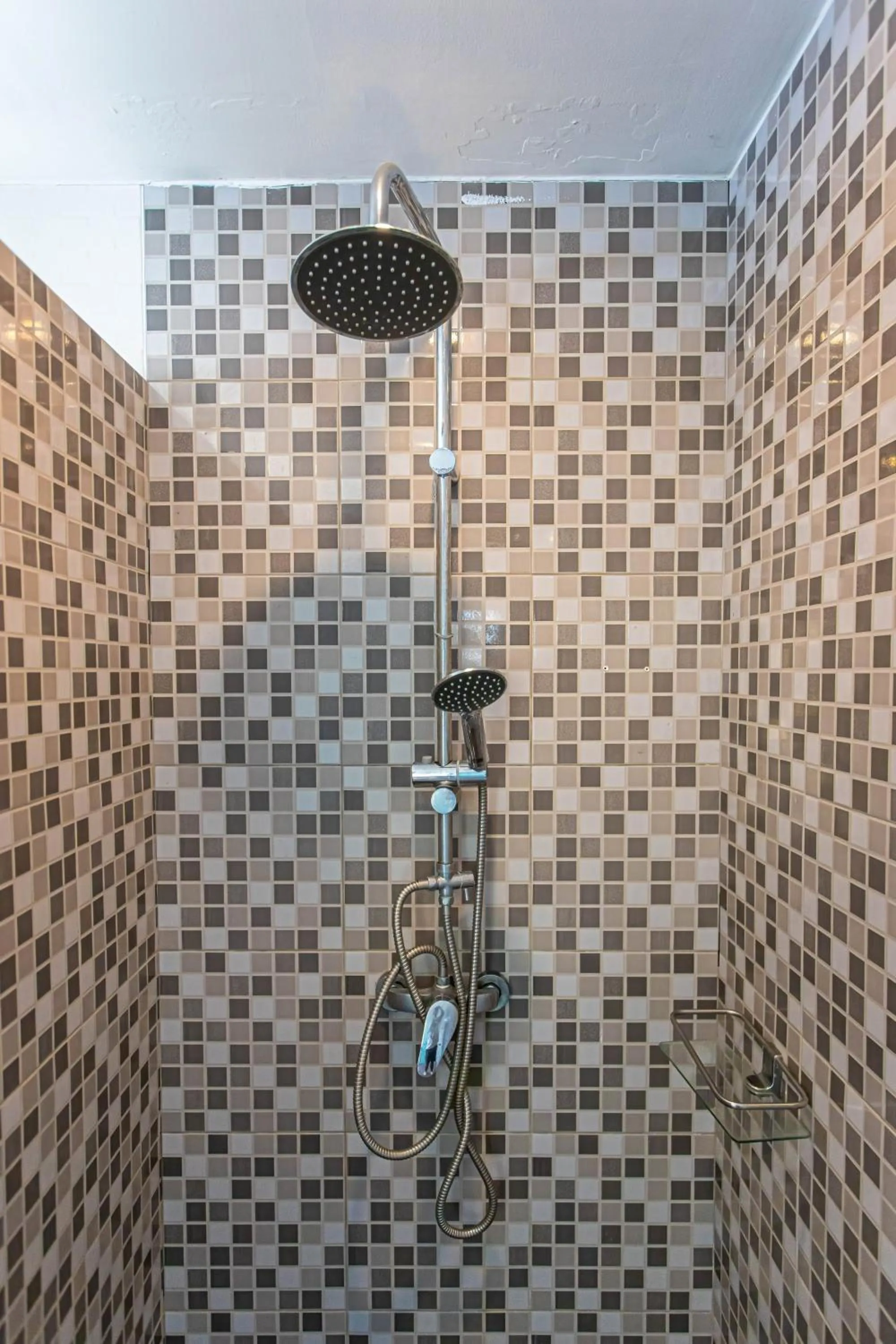 Shower in Suntria Hotel Pattaya