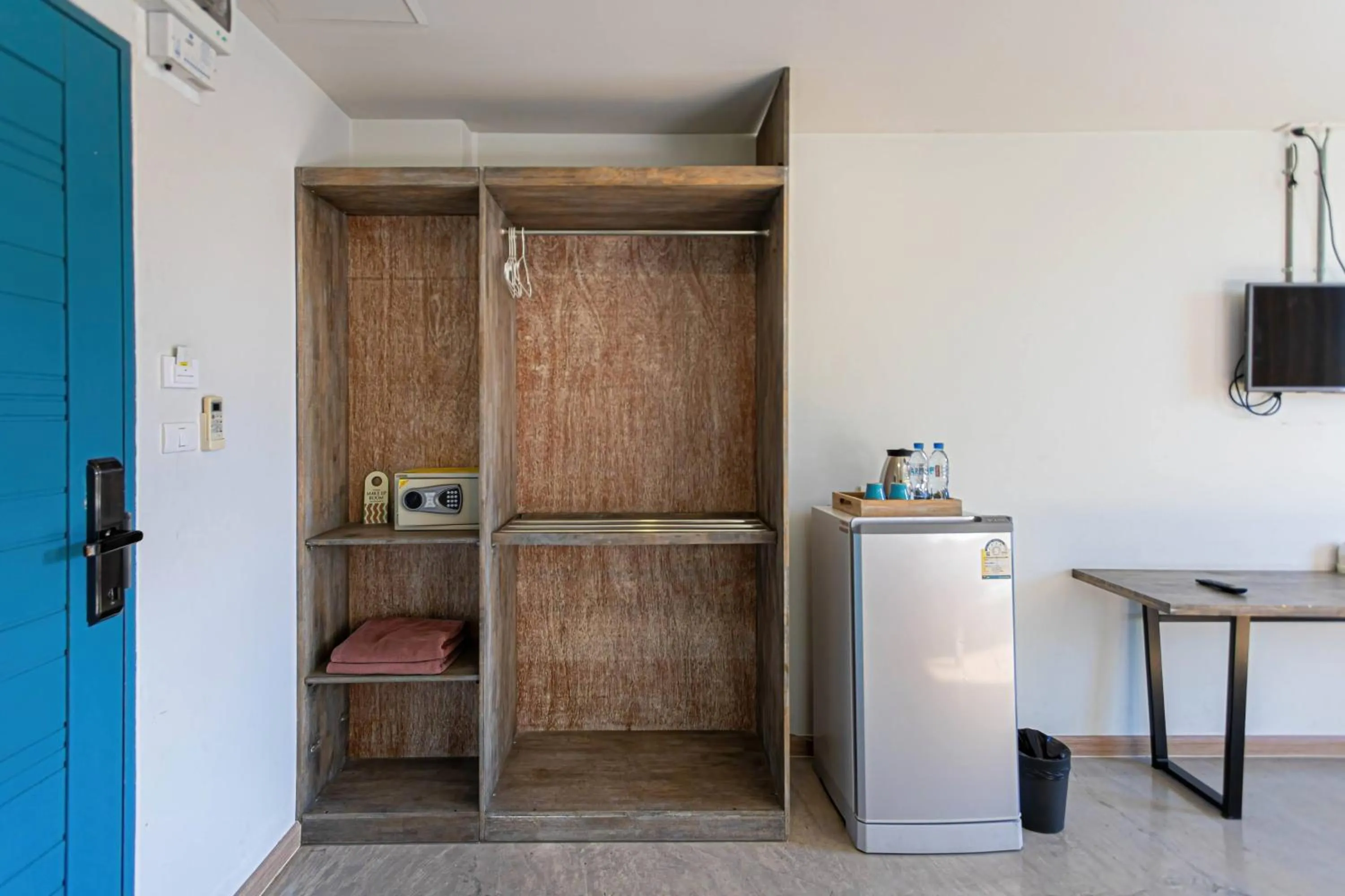 wardrobe in Suntria Hotel Pattaya