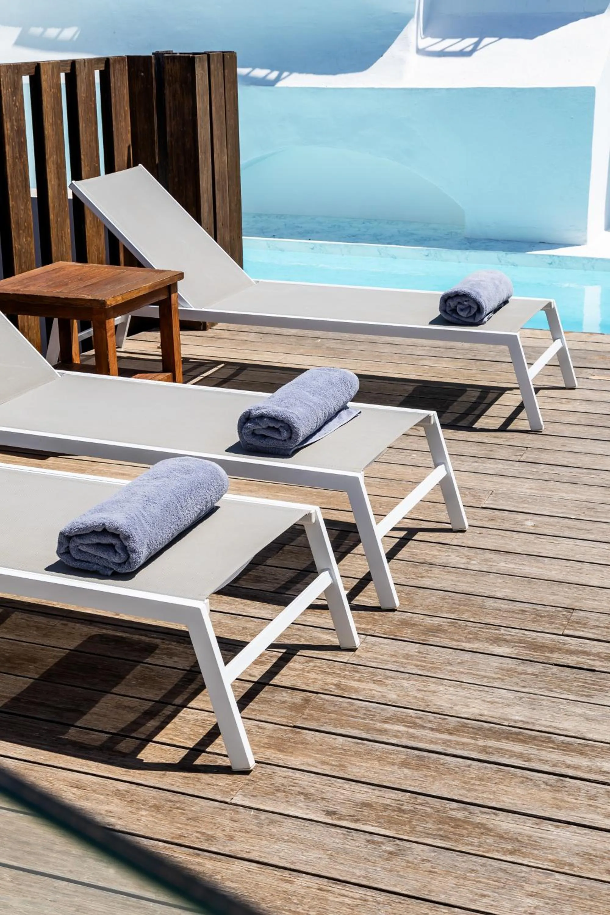 Swimming pool in Aristoy - by Grupo Tribu