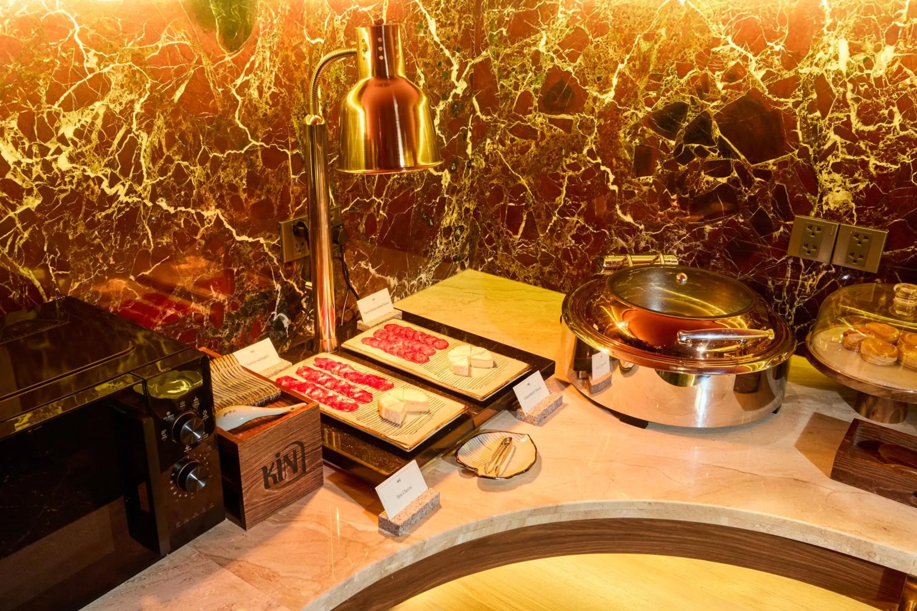 Food and drinks in Kin Hotel Onsen Edition