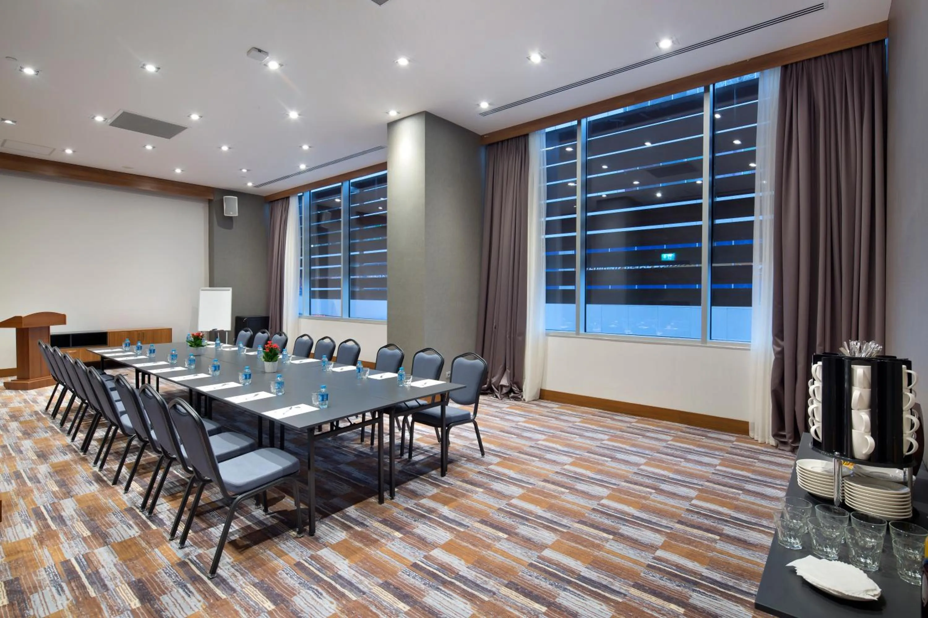 Banquet/Function facilities in Hampton By Hilton Kocaeli Symbol
