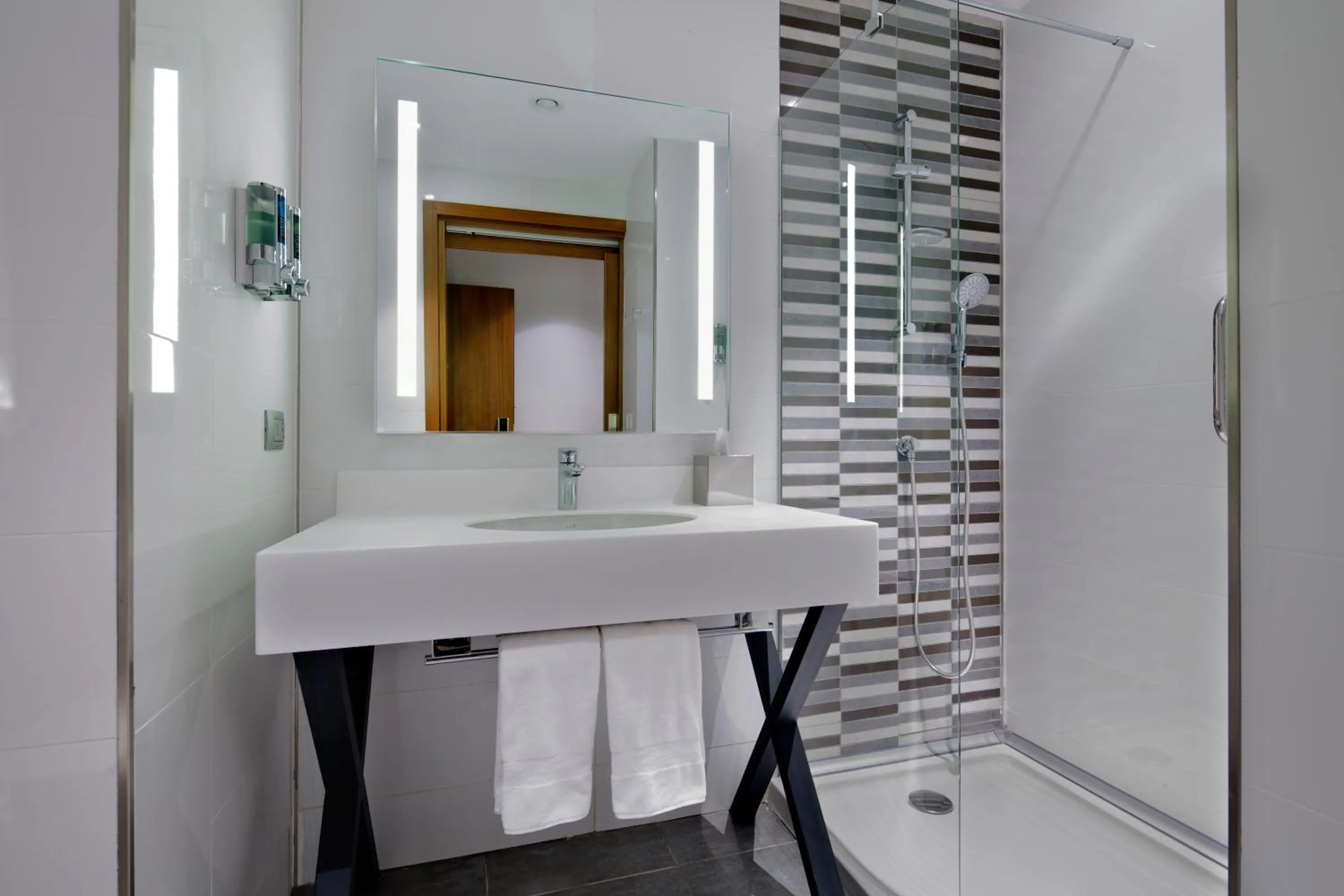 Hampton By Hilton Kocaeli Symbol