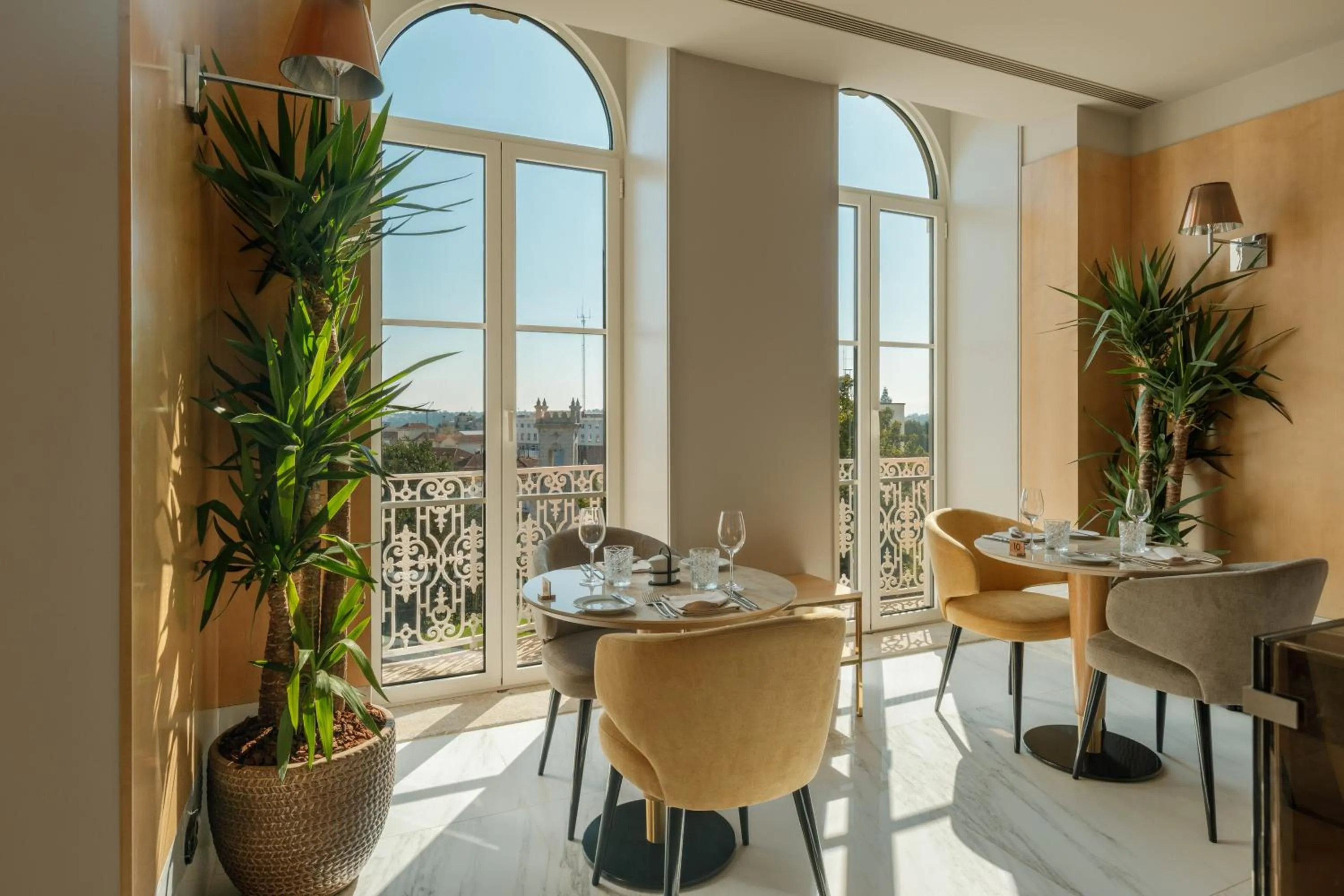 Restaurant/places to eat in Meliá São João da Madeira