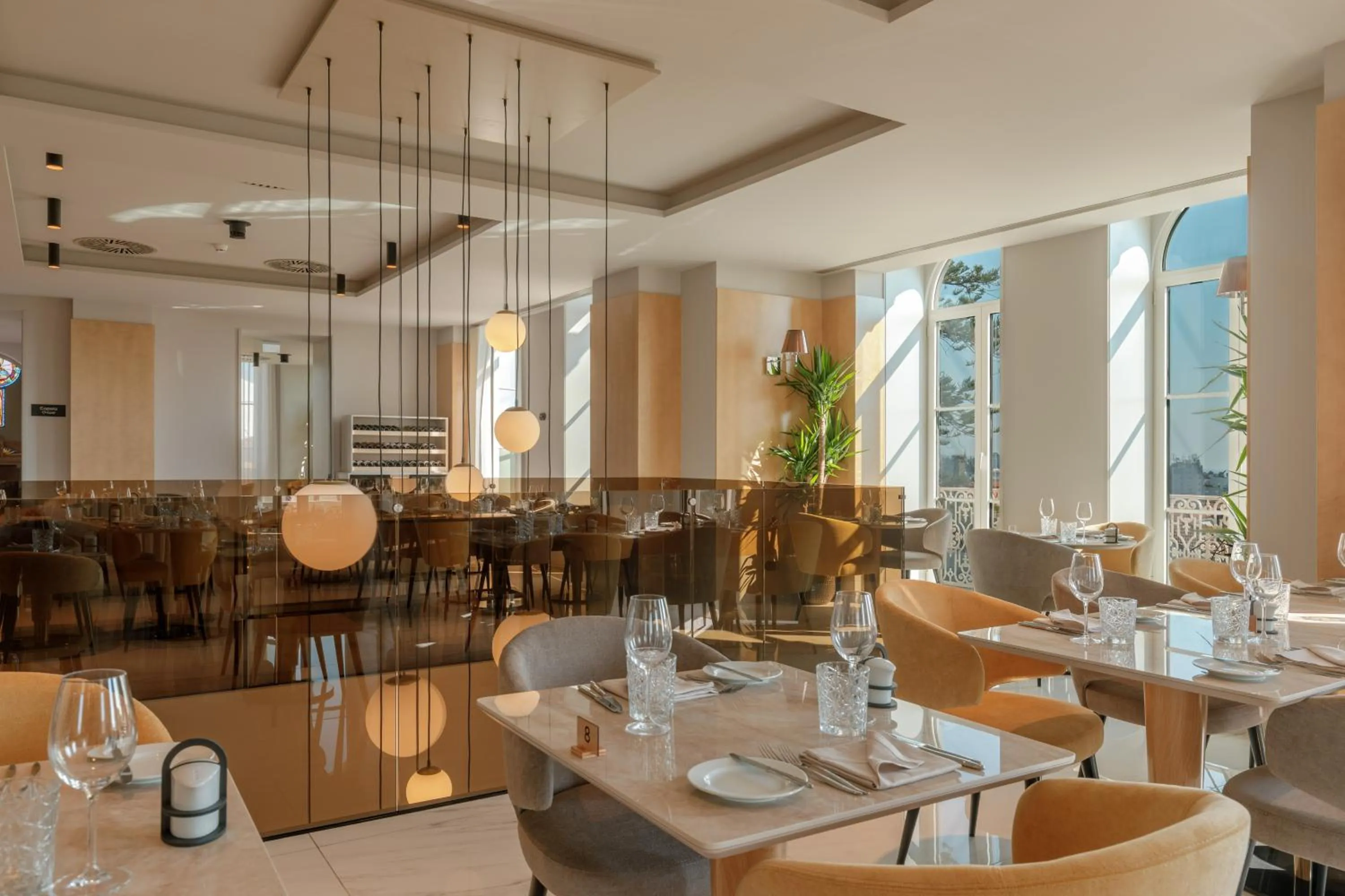 Restaurant/places to eat in Meliá São João da Madeira